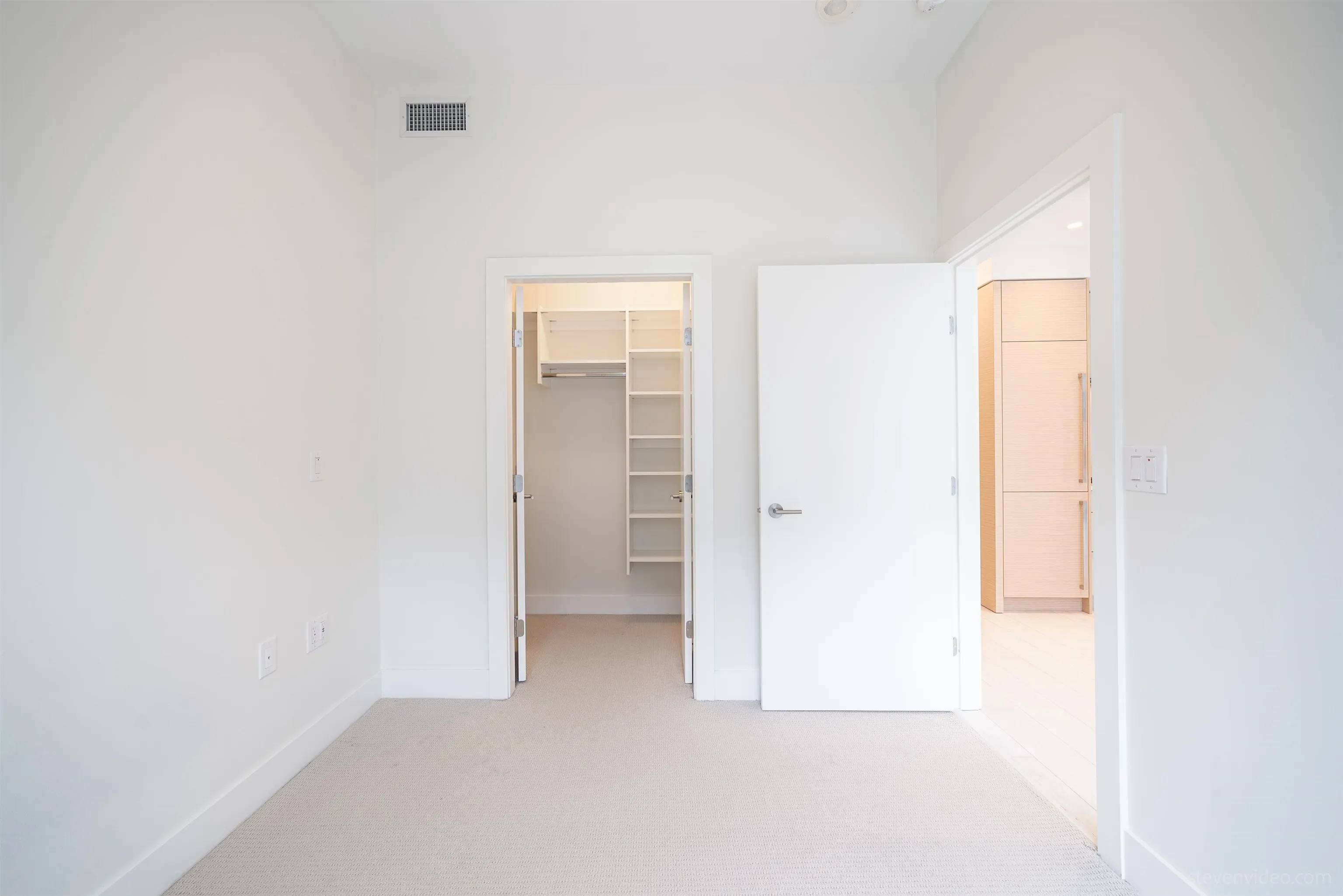 416 3438 Sawmill Crescent