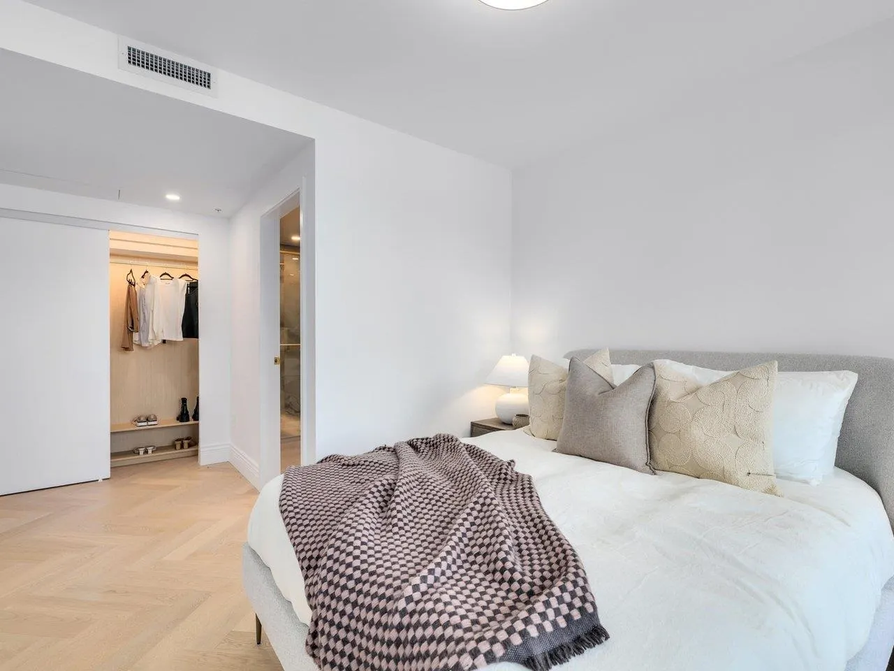 203 2096 W 47th Avenue