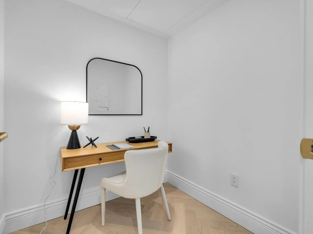 203 2096 W 47th Avenue