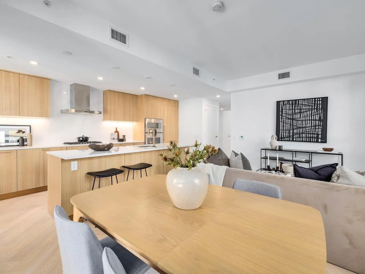 203 2096 W 47th Avenue