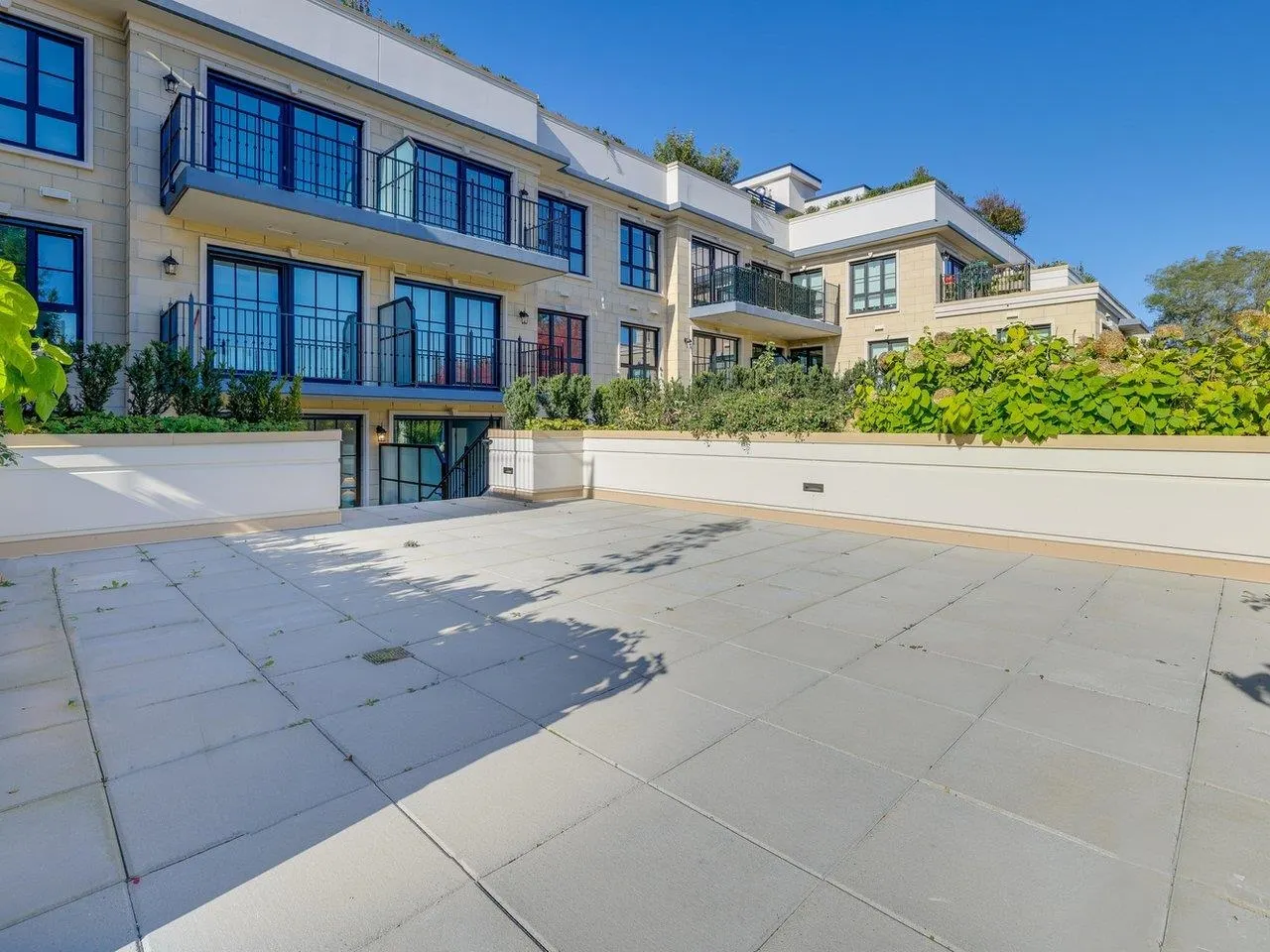 203 2096 W 47th Avenue