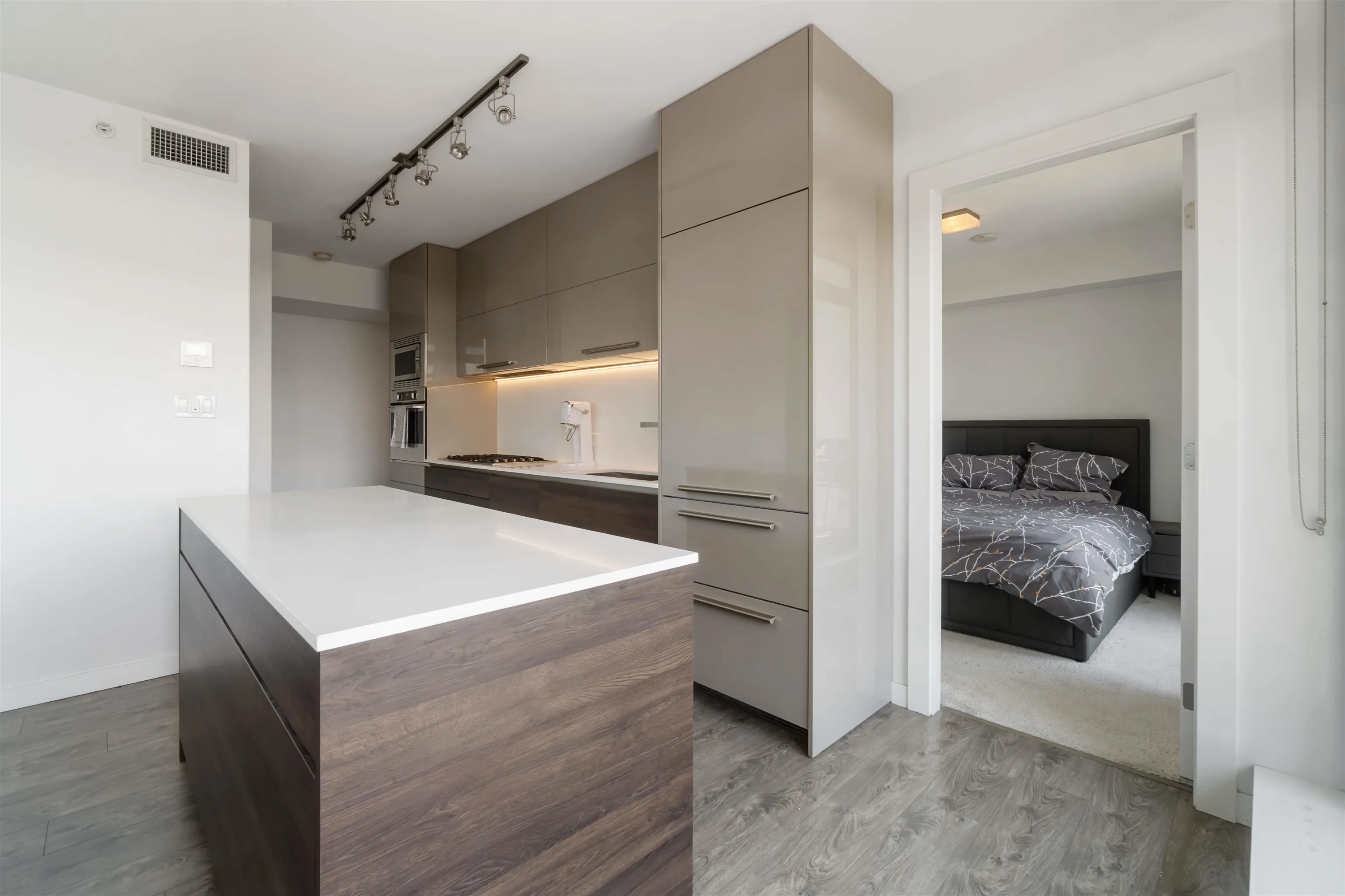 1406 2378 Alpha Avenue