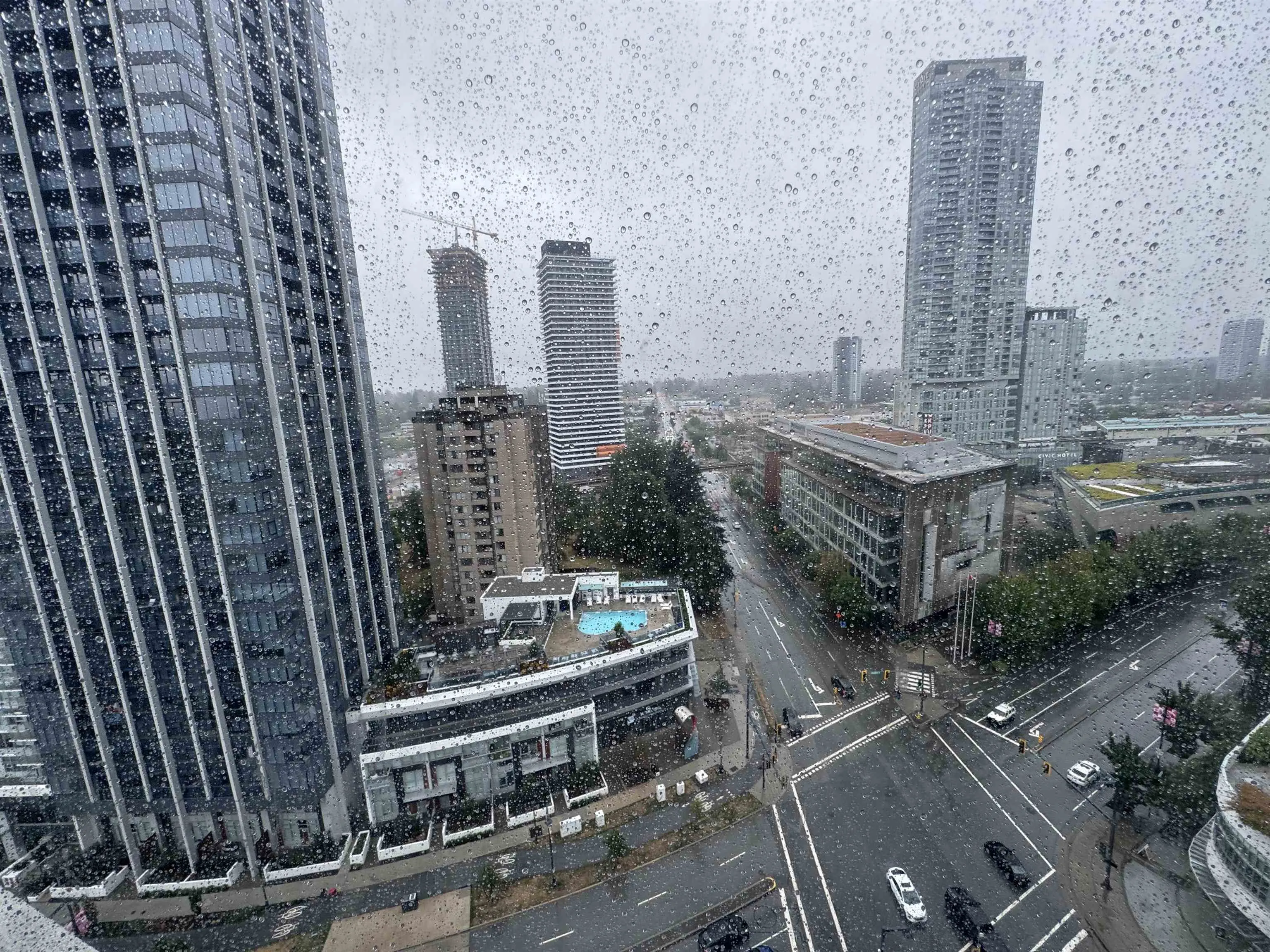 1604 13399 104th Avenue