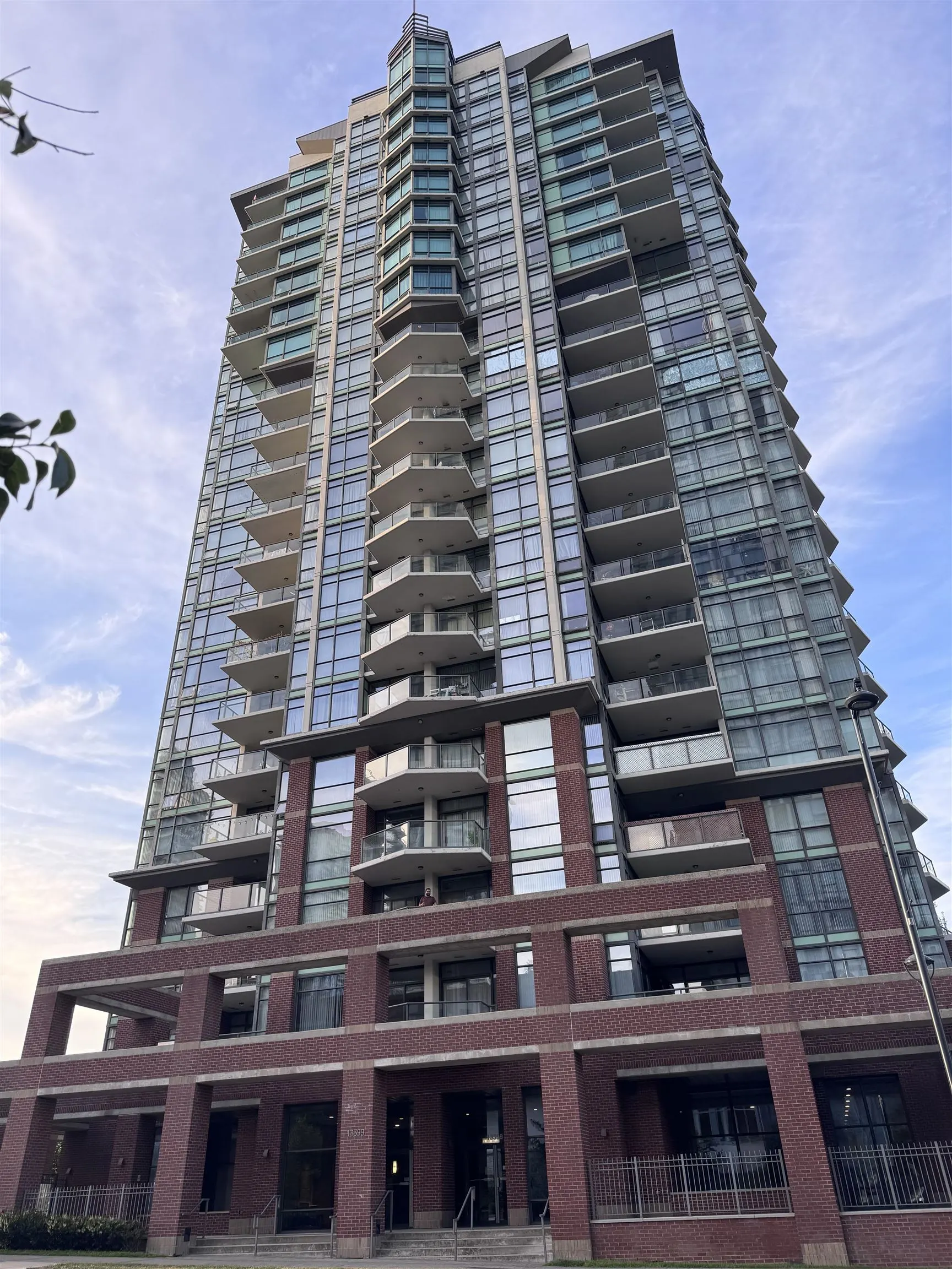 1604 13399 104th Avenue