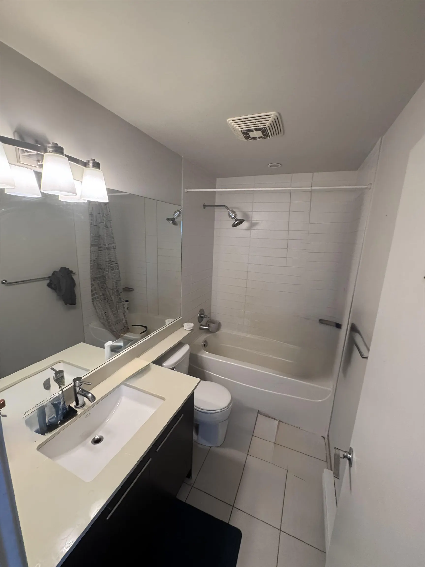1604 13399 104th Avenue