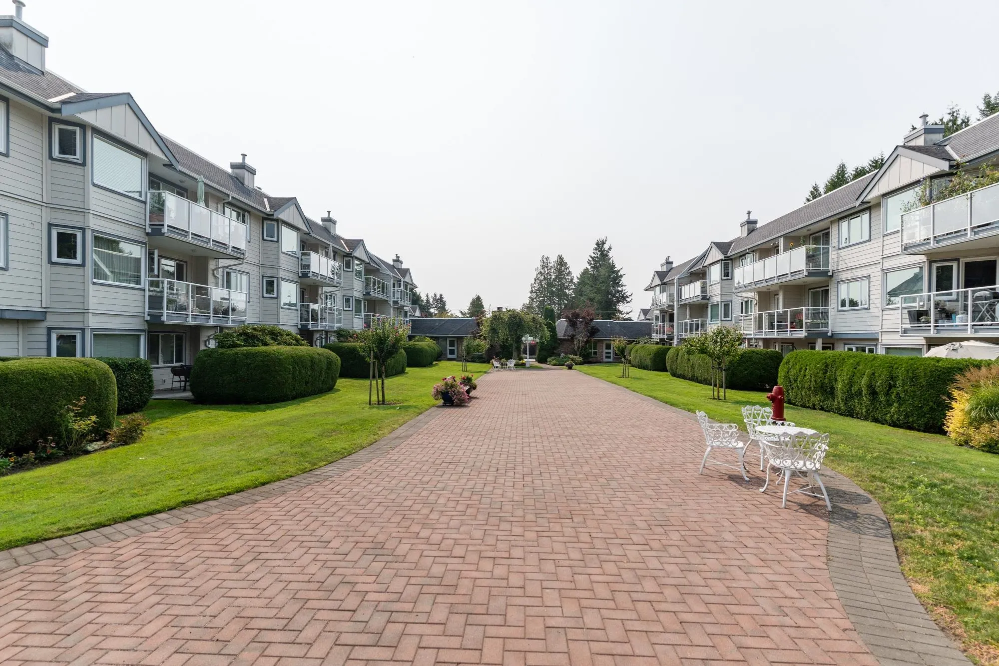 208 13965 16 Avenue