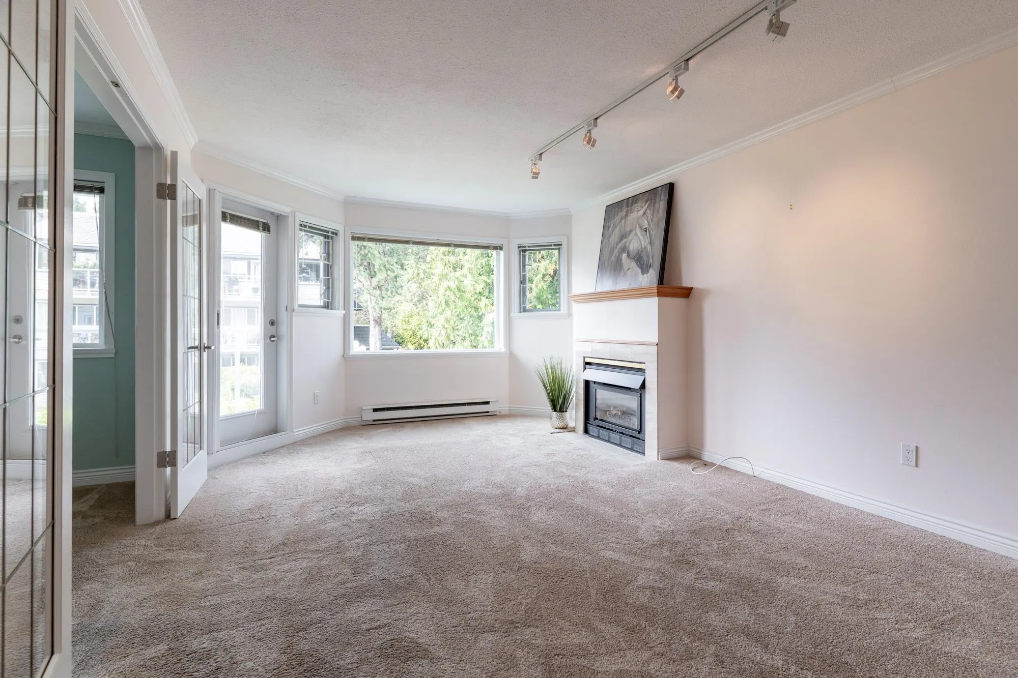 208 13965 16 Avenue