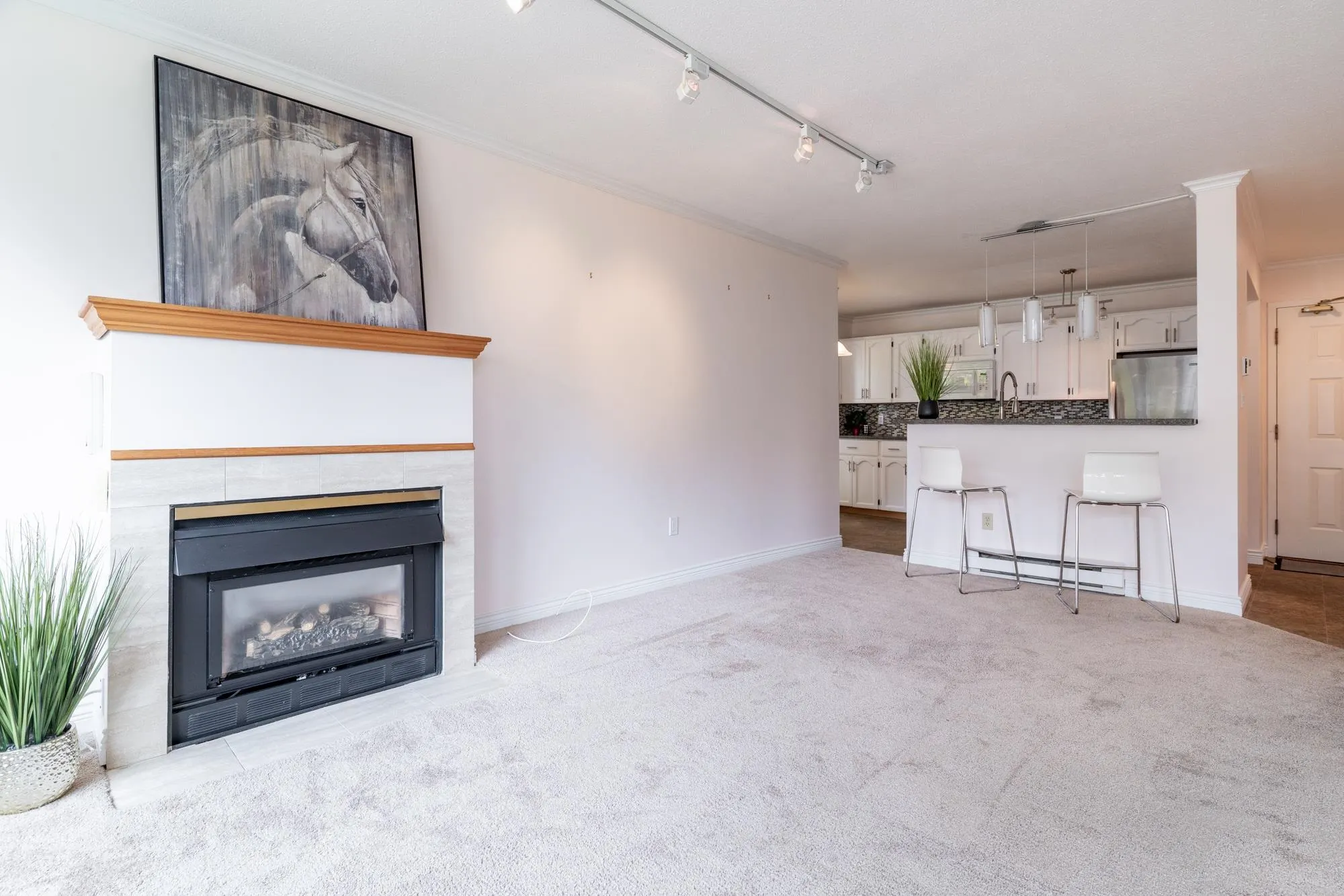 208 13965 16 Avenue