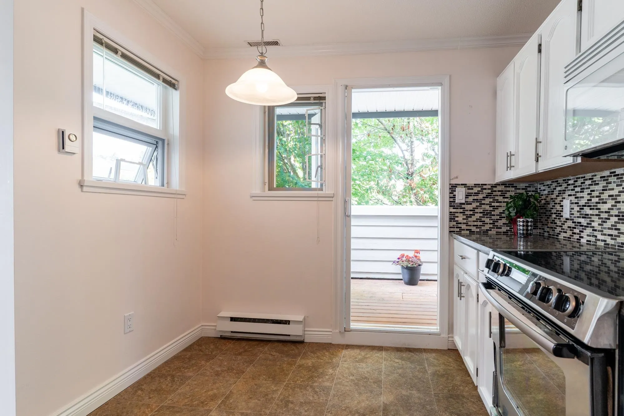 208 13965 16 Avenue