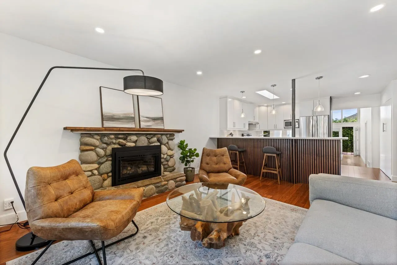 13044 14 Avenue