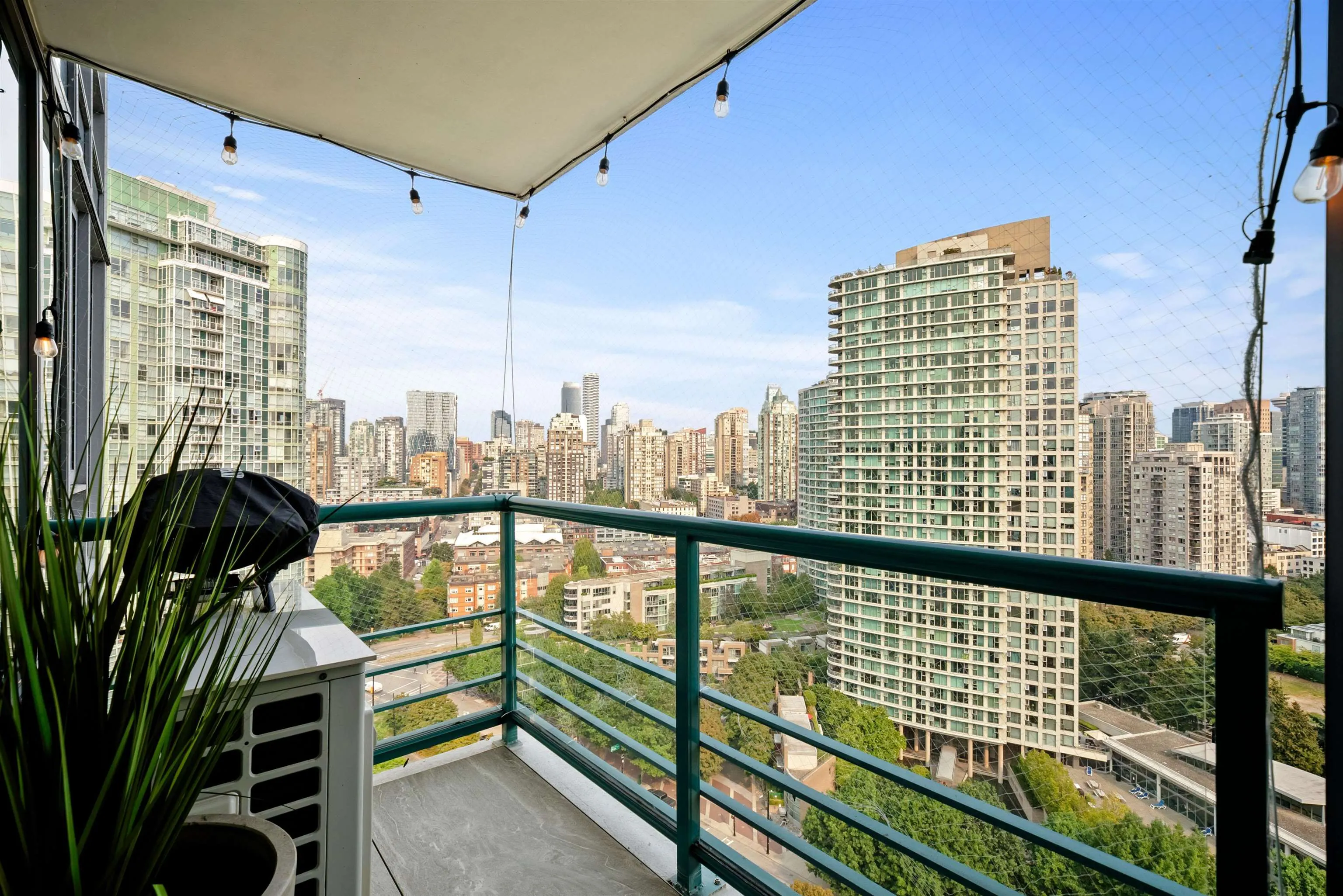 2606 1067 Marinaside Crescent