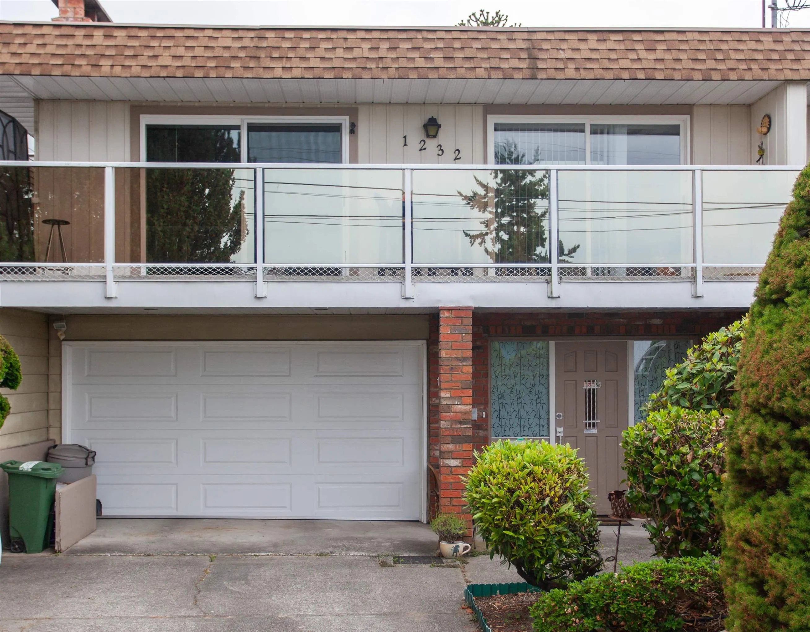 1232 Foster Street