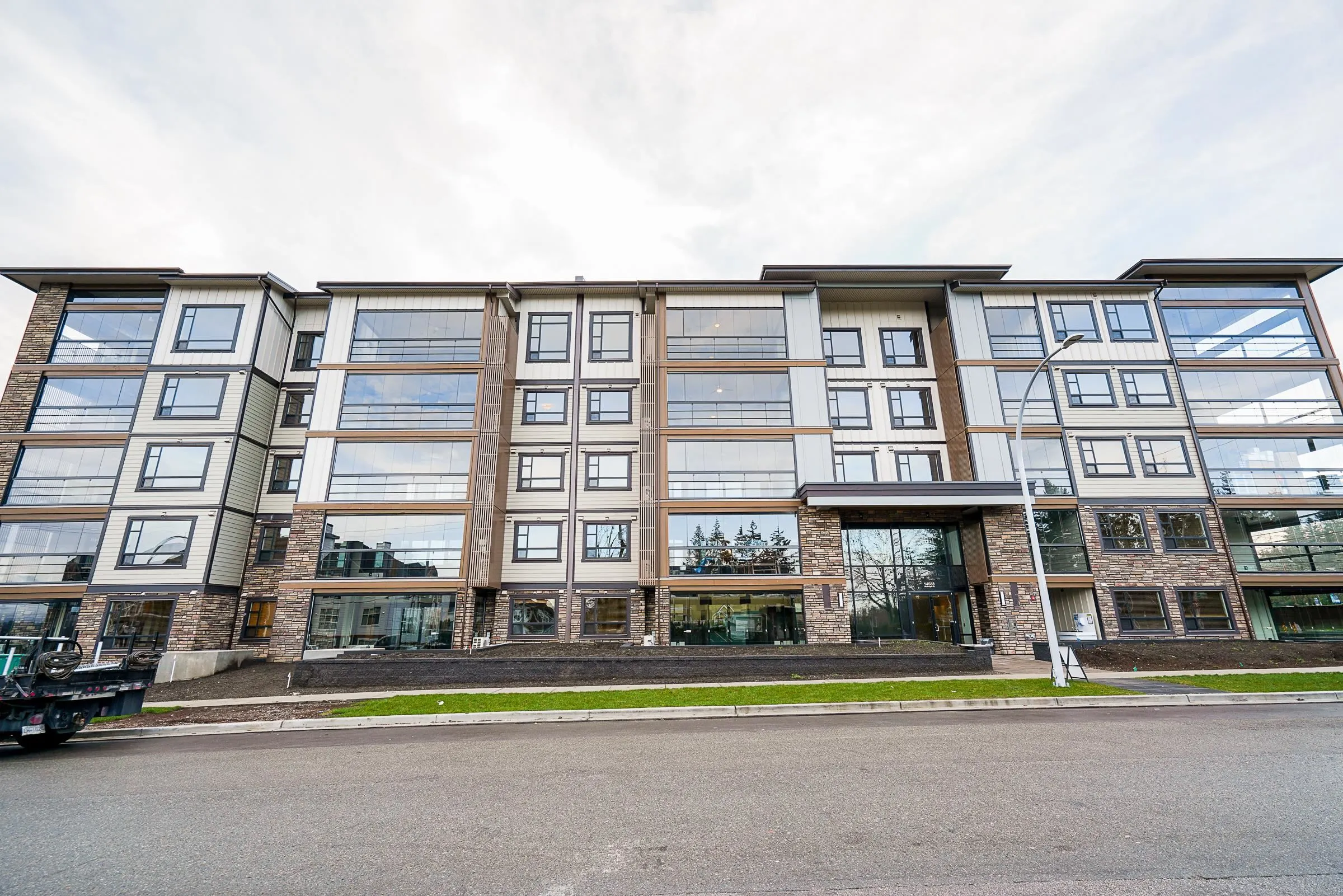 409 14588 Mcdougall Drive