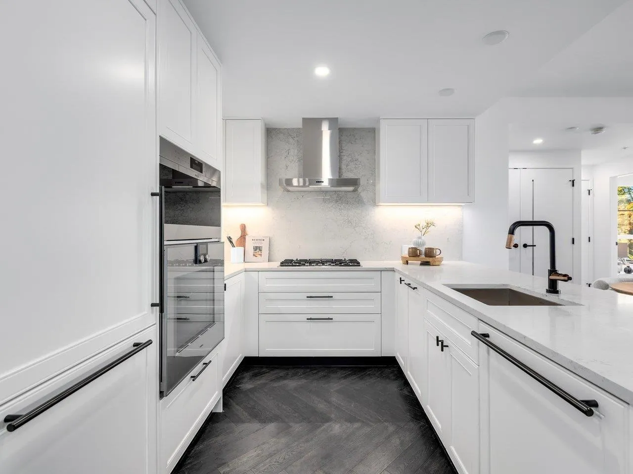 213 2096 W 47th Avenue