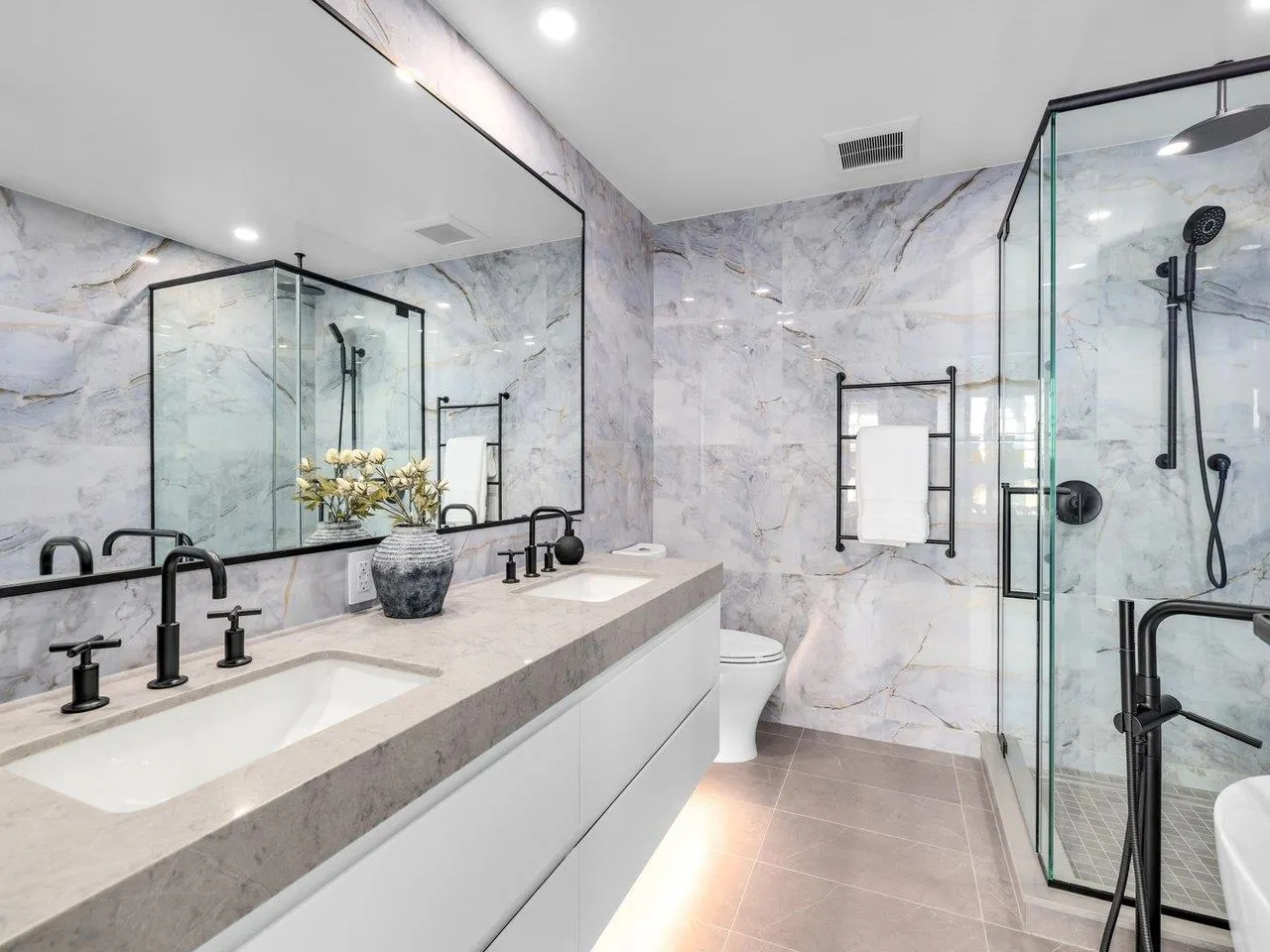 213 2096 W 47th Avenue