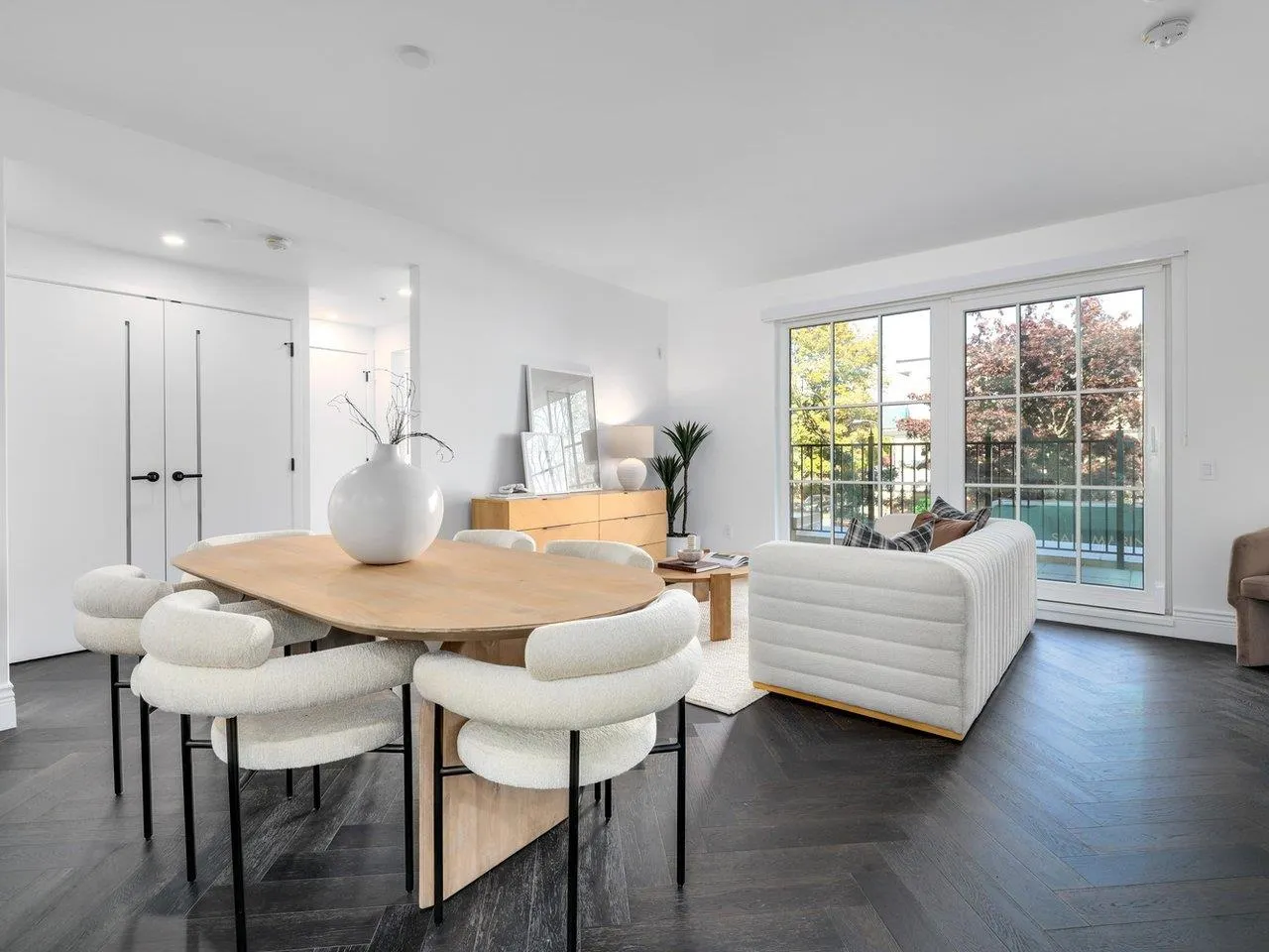 213 2096 W 47th Avenue