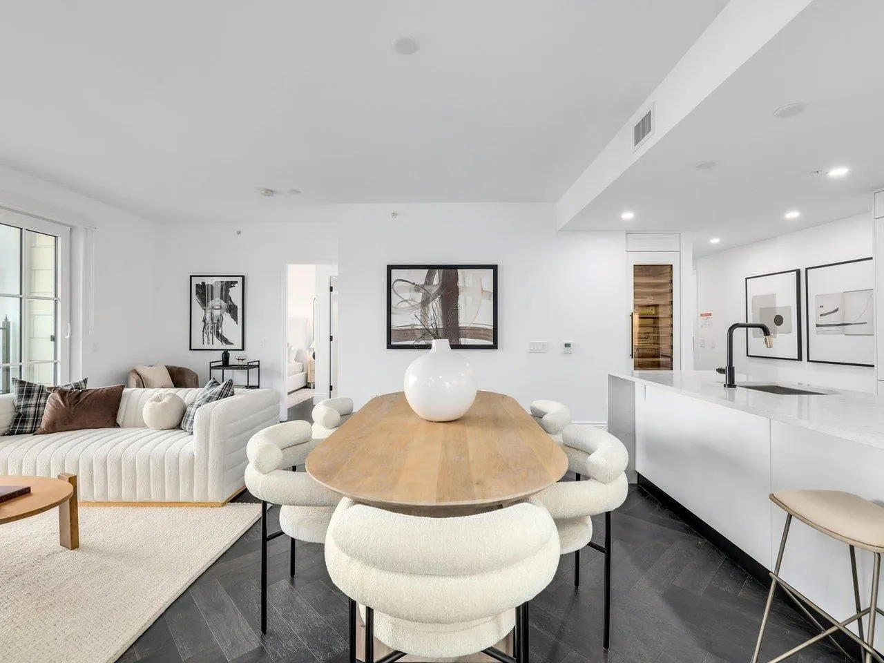 213 2096 W 47th Avenue