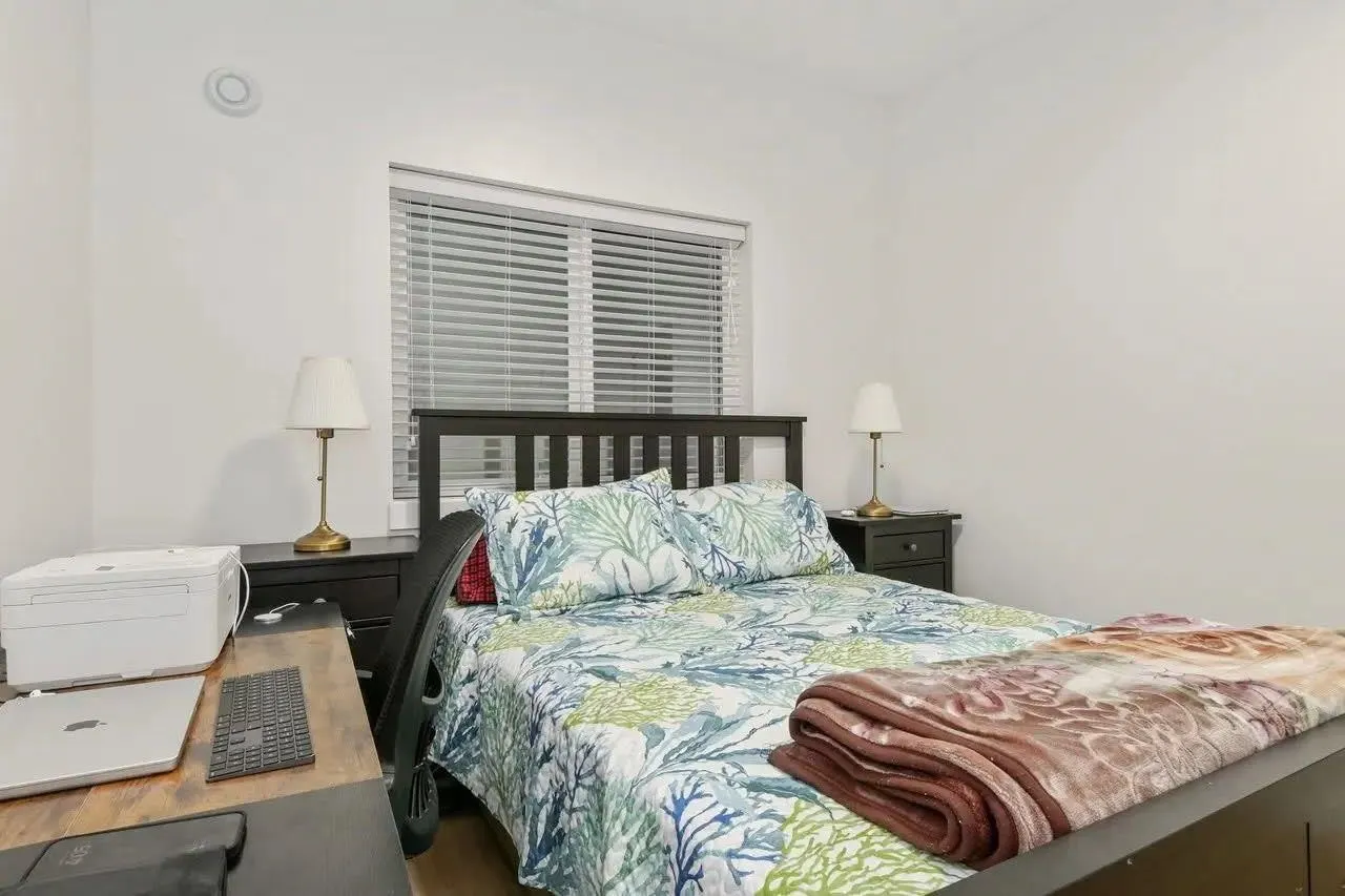 18047 63b Avenue