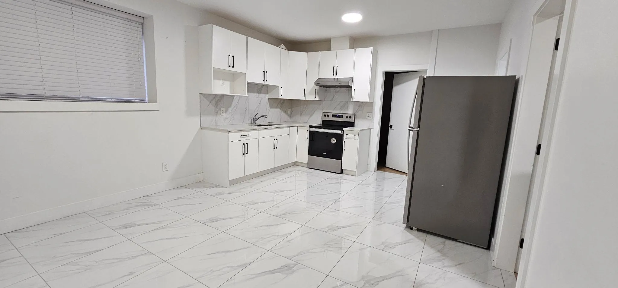 18047 63b Avenue