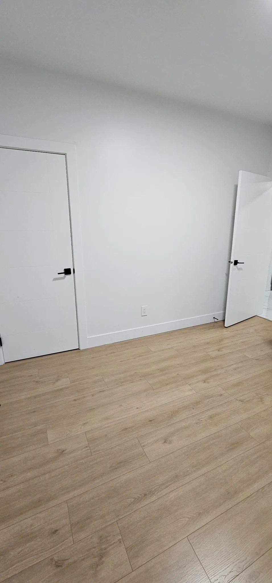 18047 63b Avenue