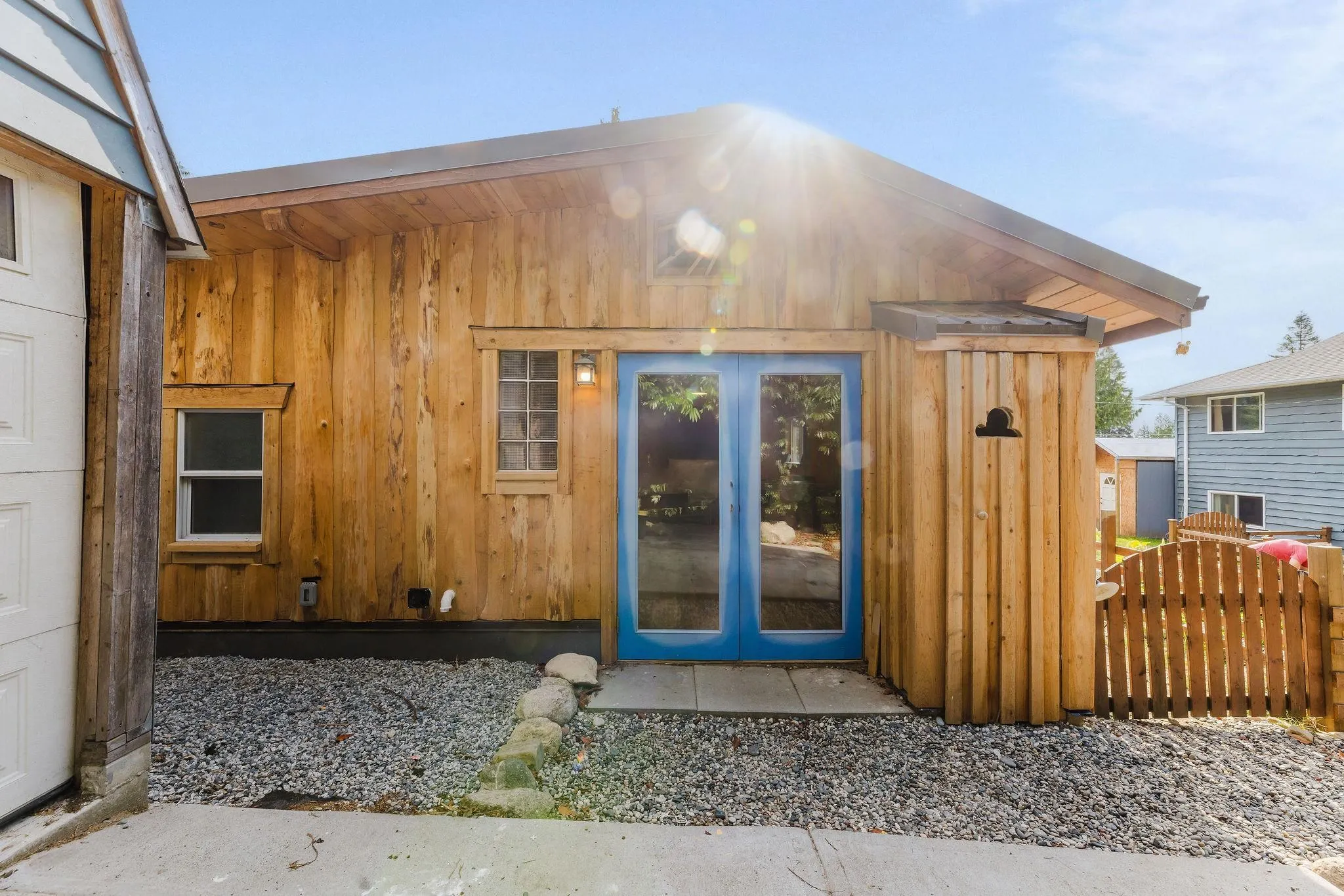7838 Redrooffs Road
