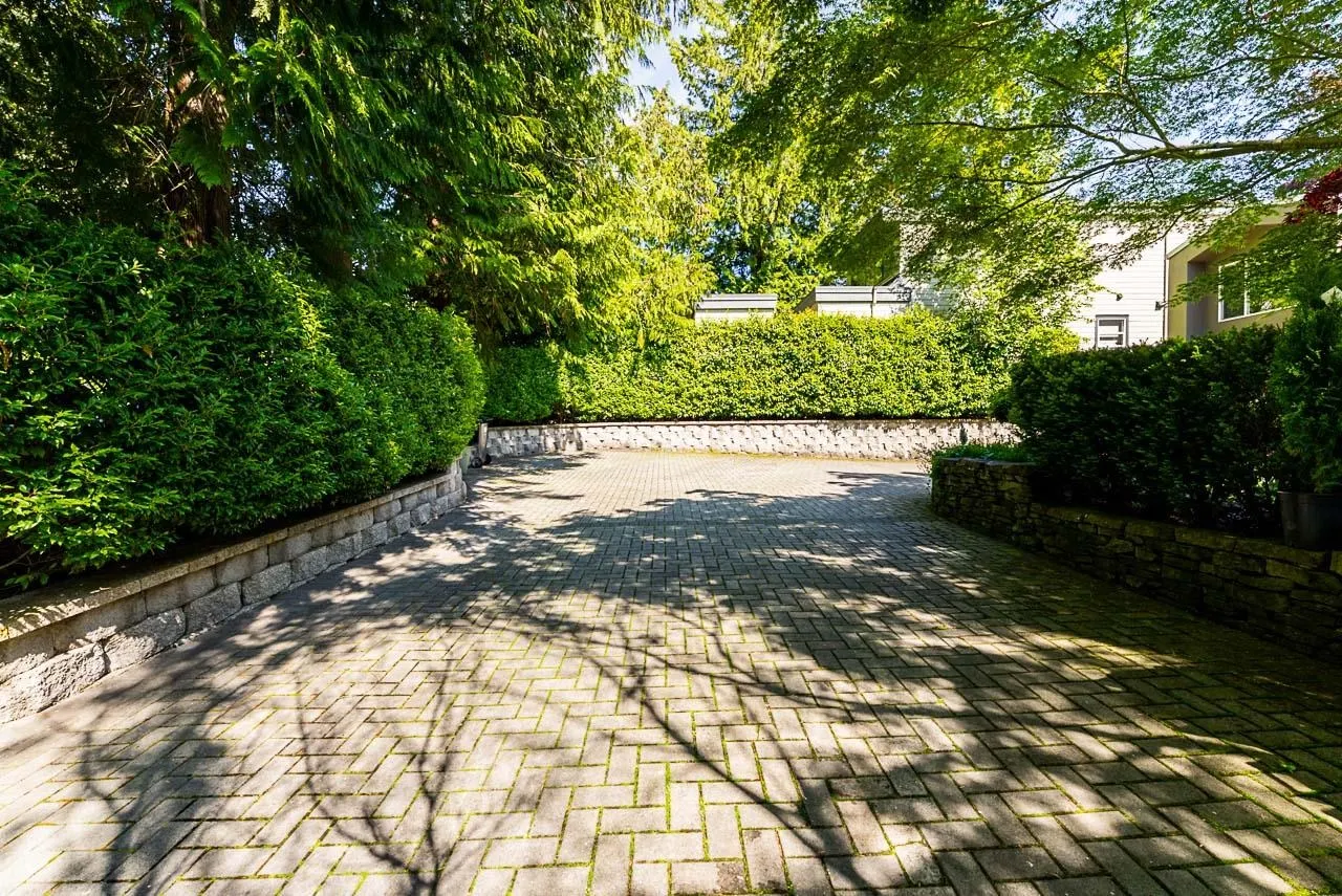 180 W Osborne Road