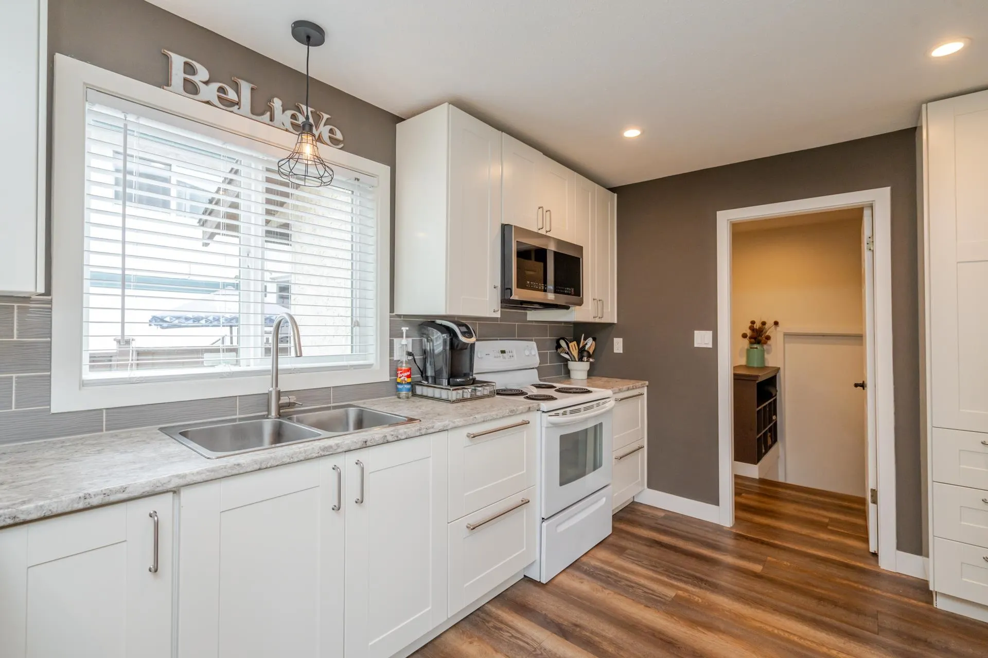 31552 Sunnyside Crescent