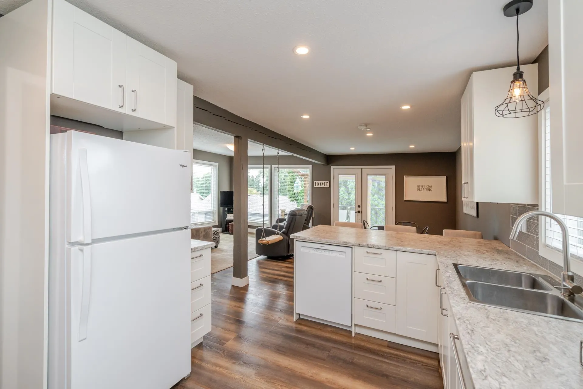 31552 Sunnyside Crescent