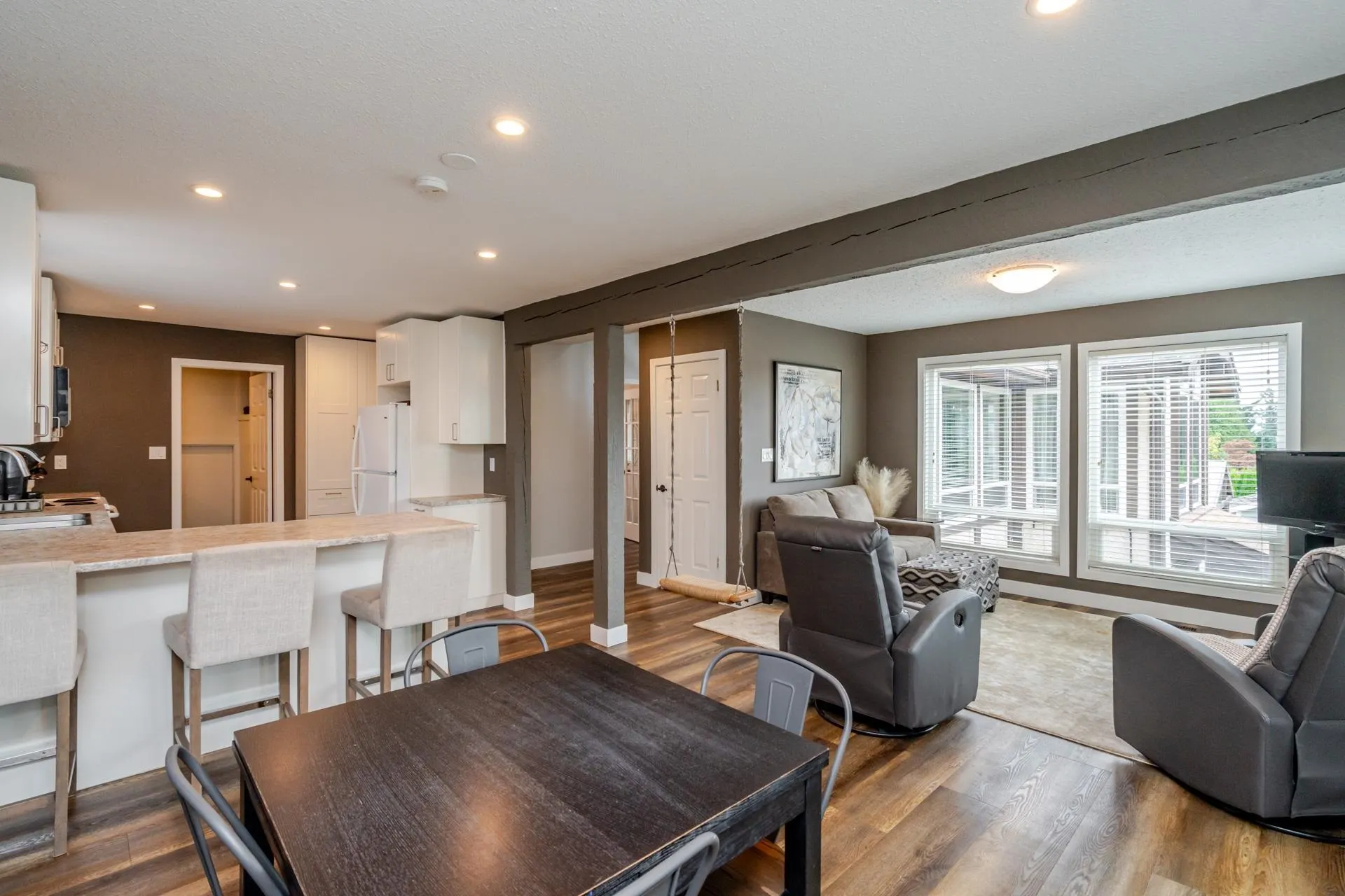 31552 Sunnyside Crescent