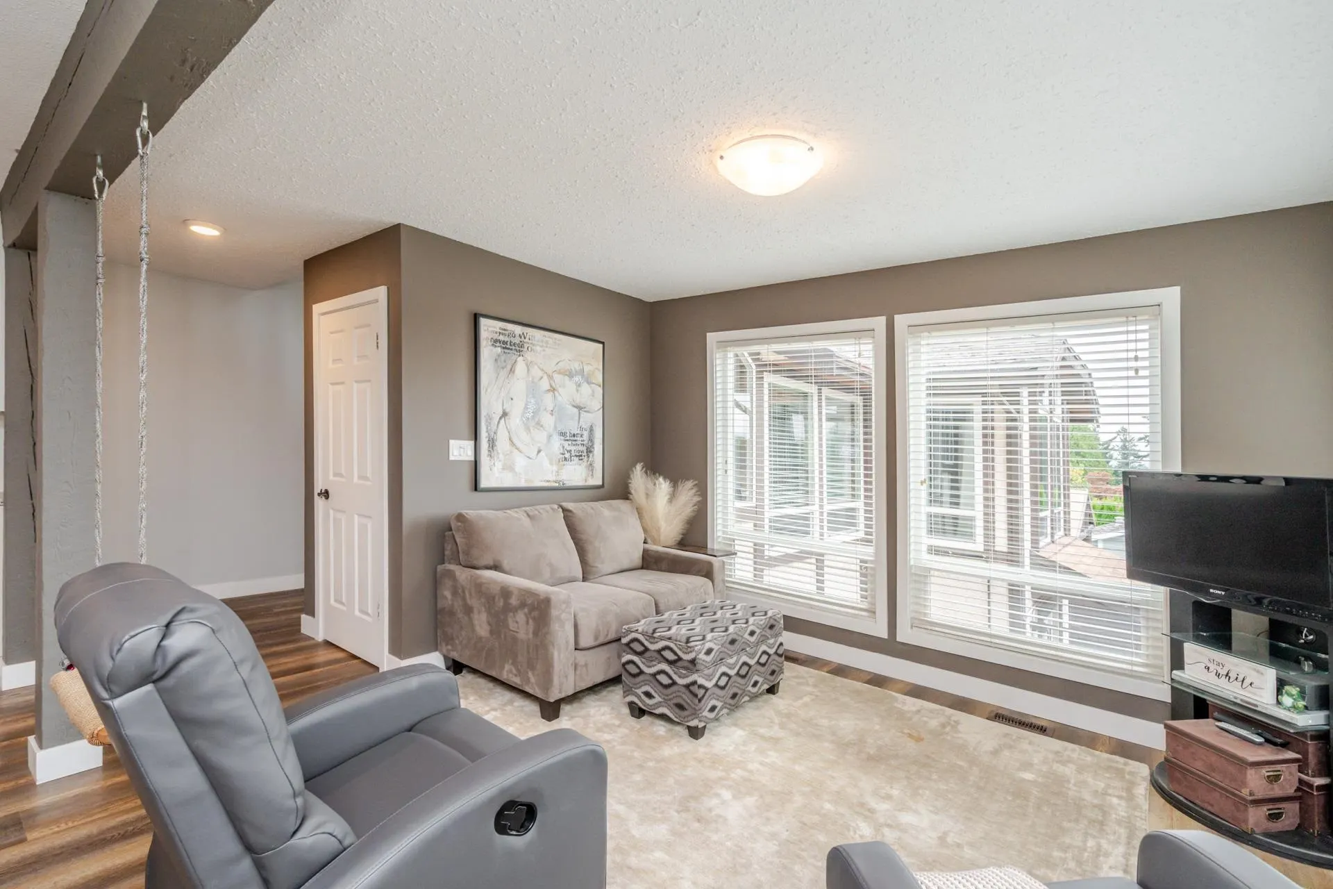 31552 Sunnyside Crescent