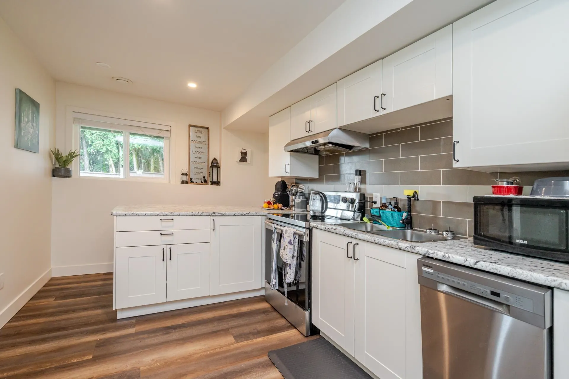 31552 Sunnyside Crescent