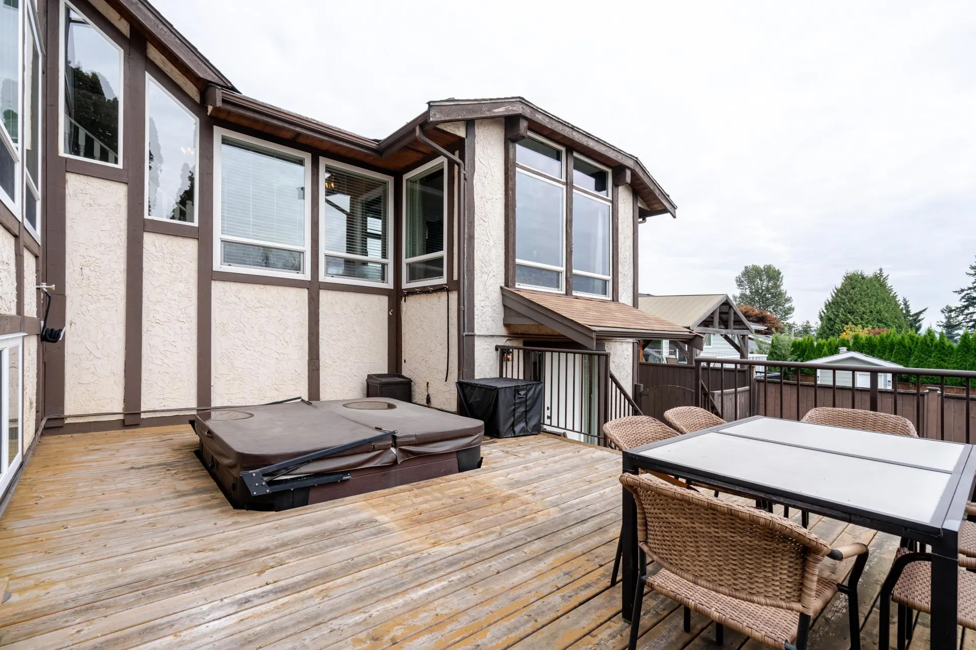 31552 Sunnyside Crescent