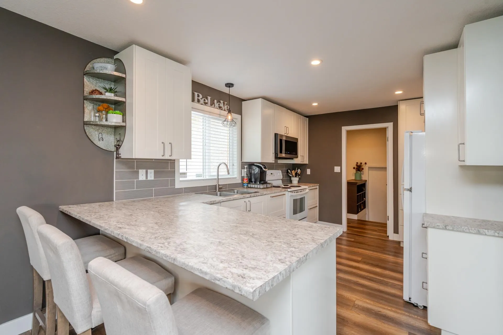 31552 Sunnyside Crescent