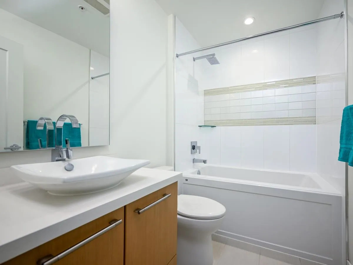 310 5325 West Boulevard