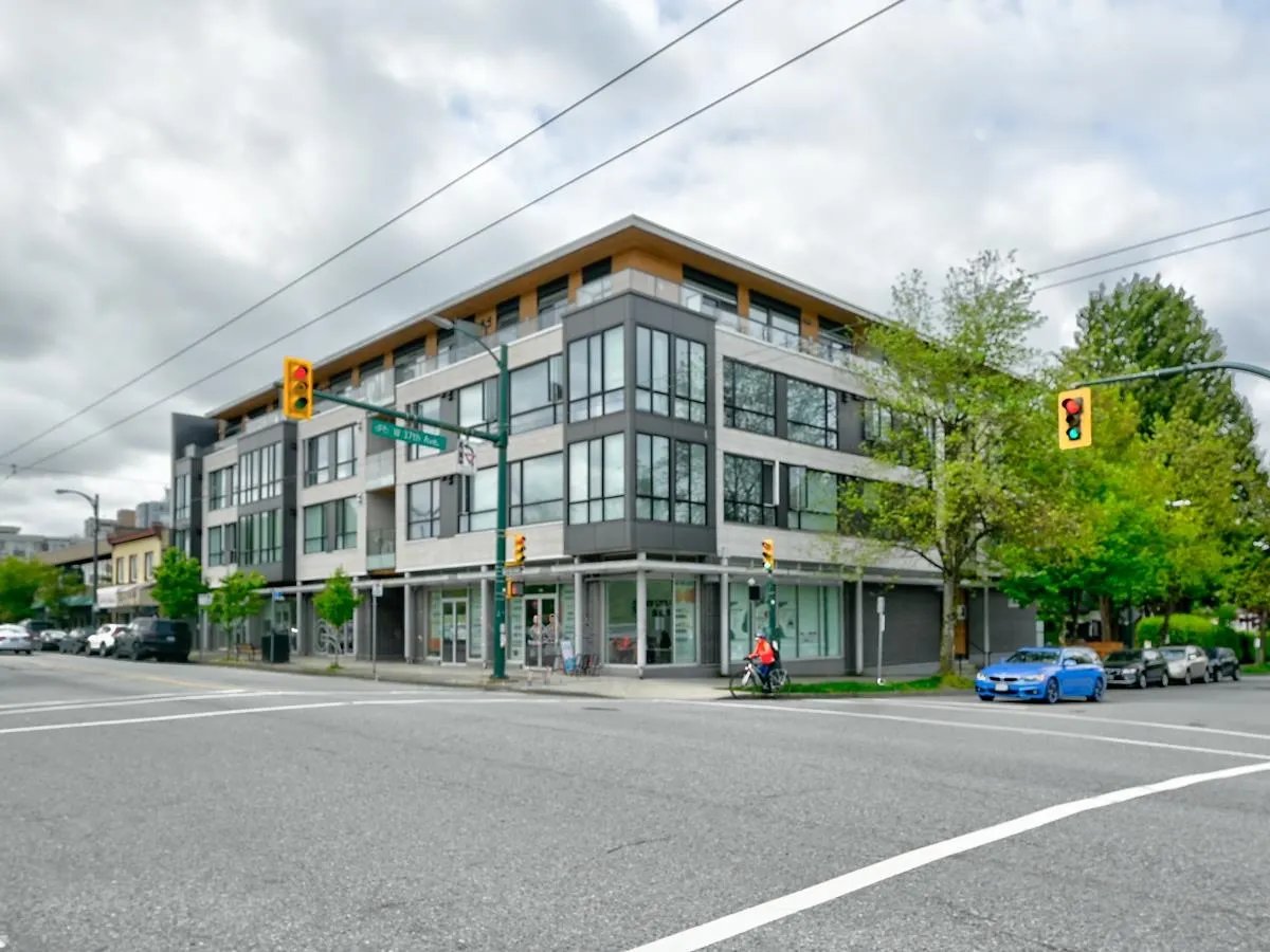 310 5325 West Boulevard