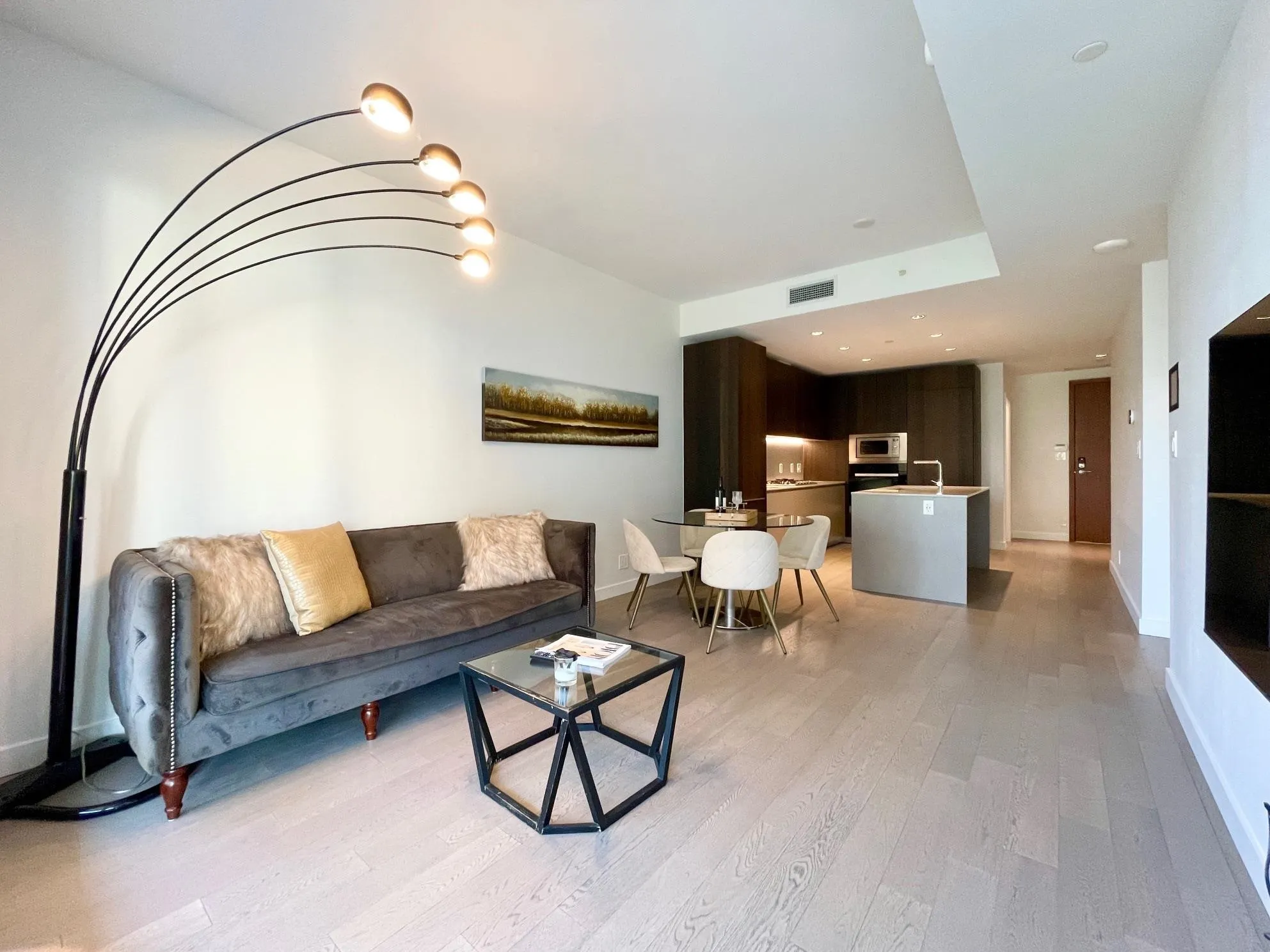 311 6688 Pearson Way