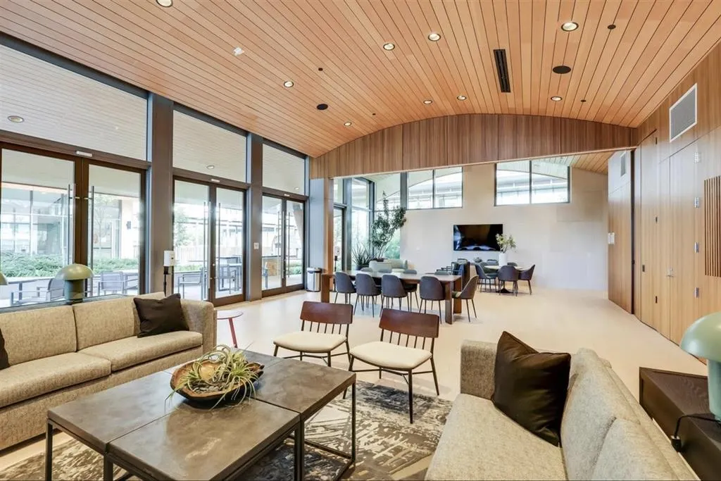 311 6688 Pearson Way