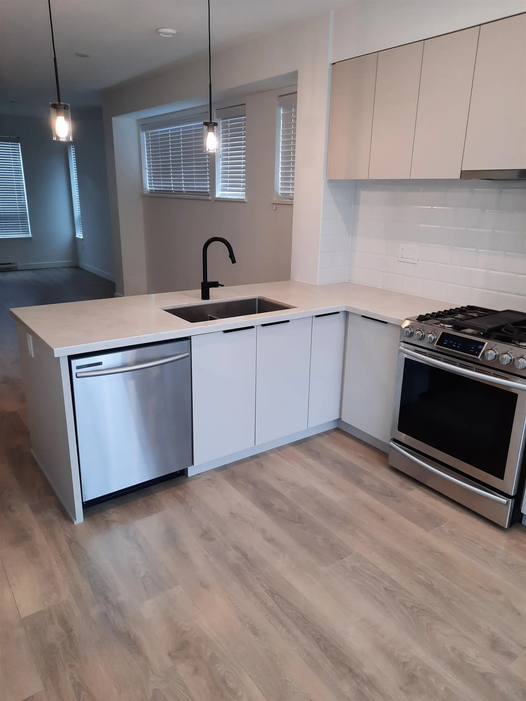 601 3021 St George Street