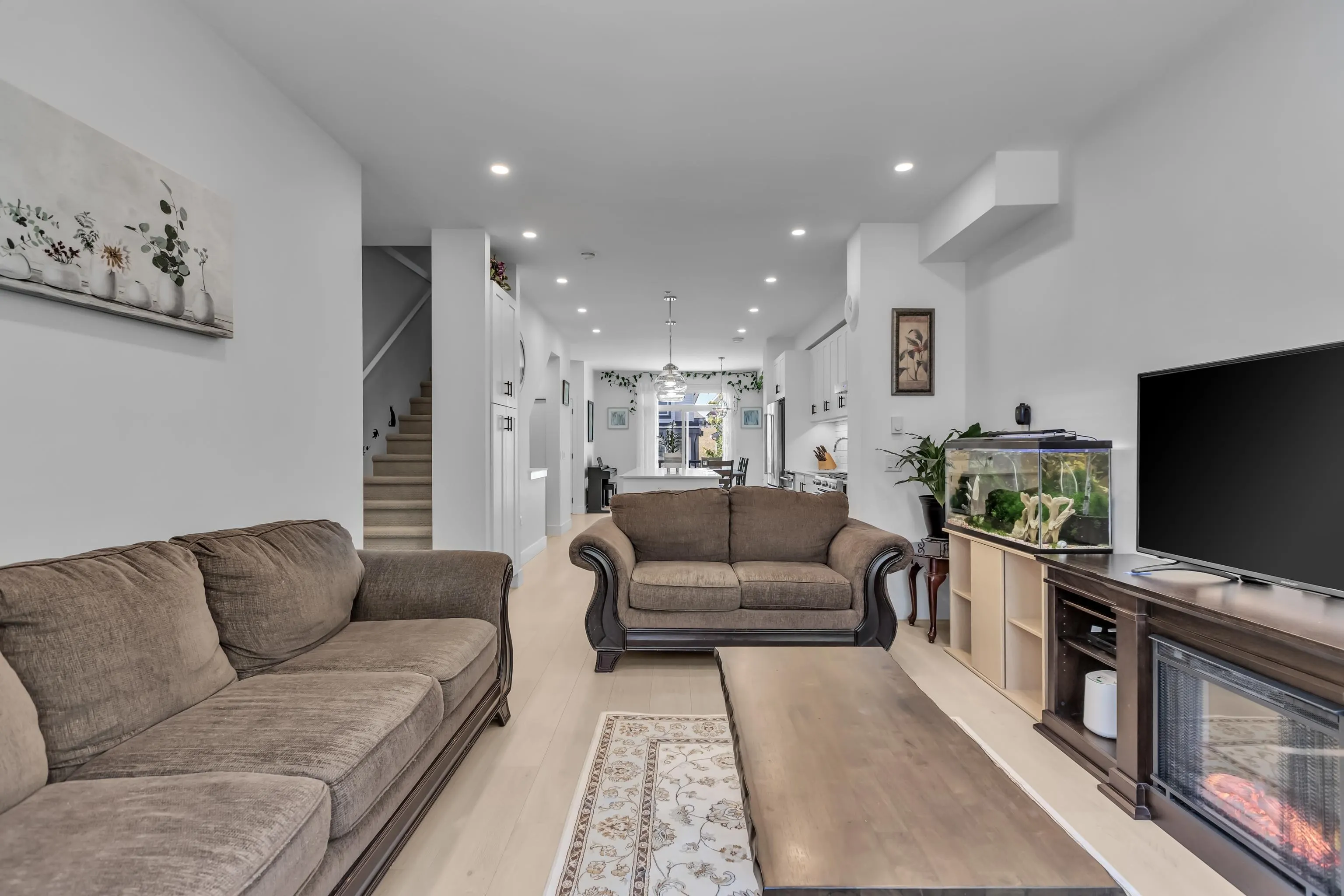 12 24021 110 Avenue