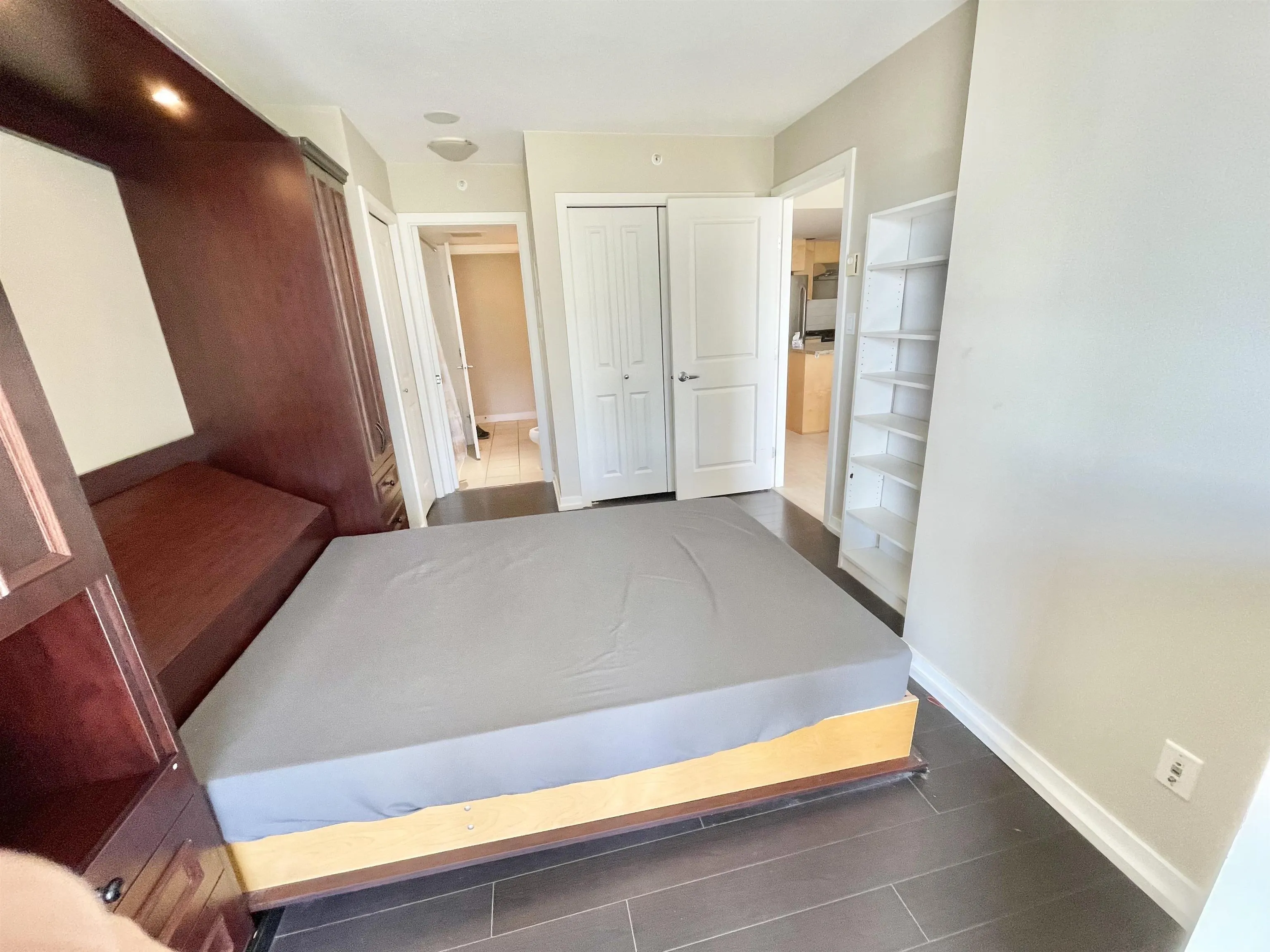 809 9180 Hemlock Drive