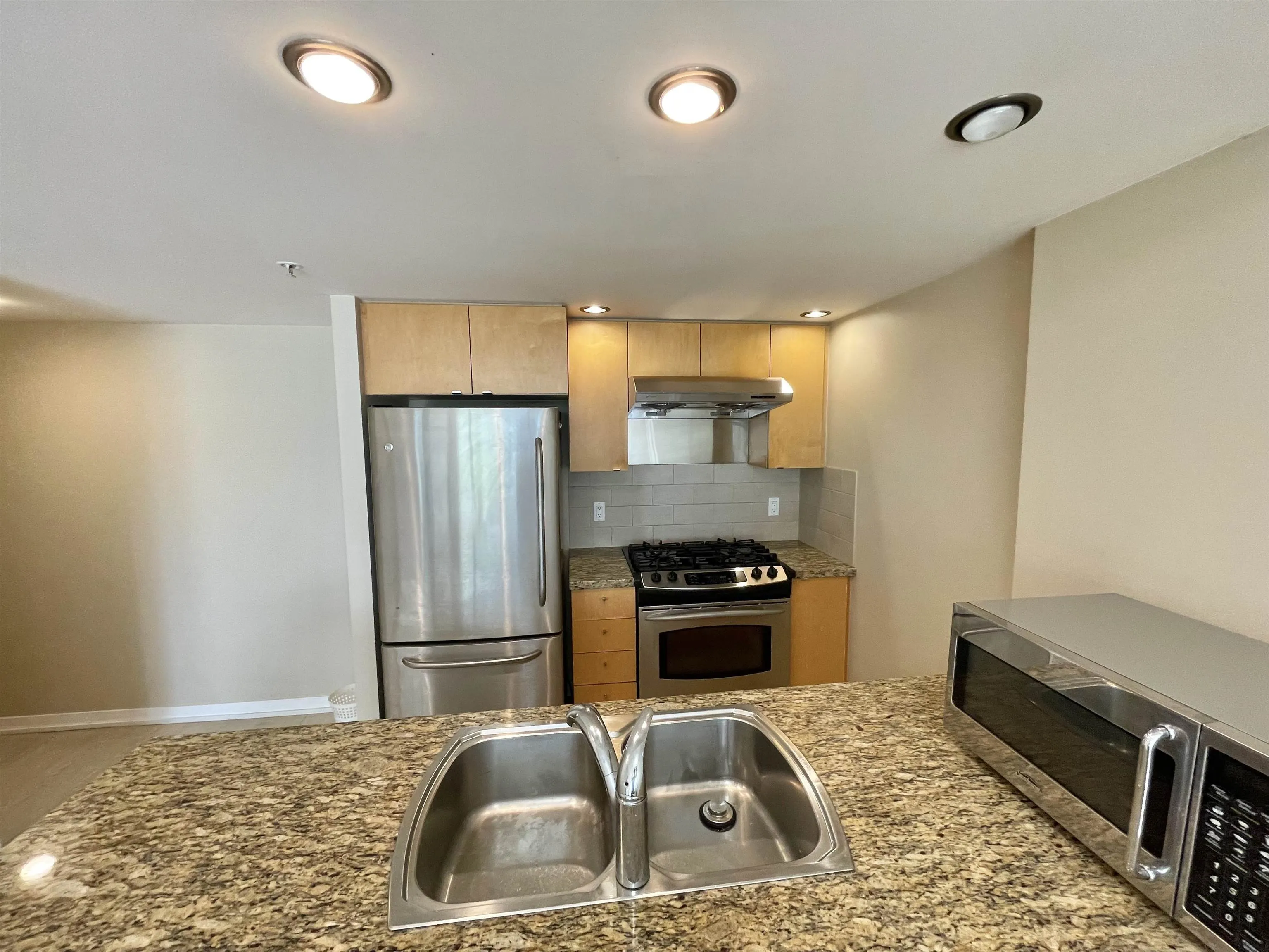 809 9180 Hemlock Drive