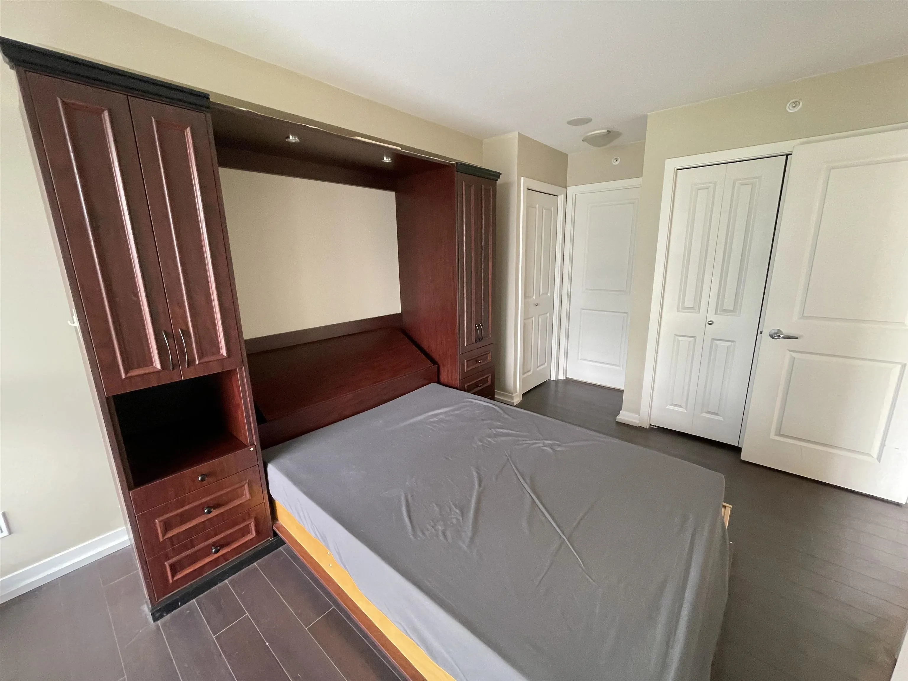 809 9180 Hemlock Drive