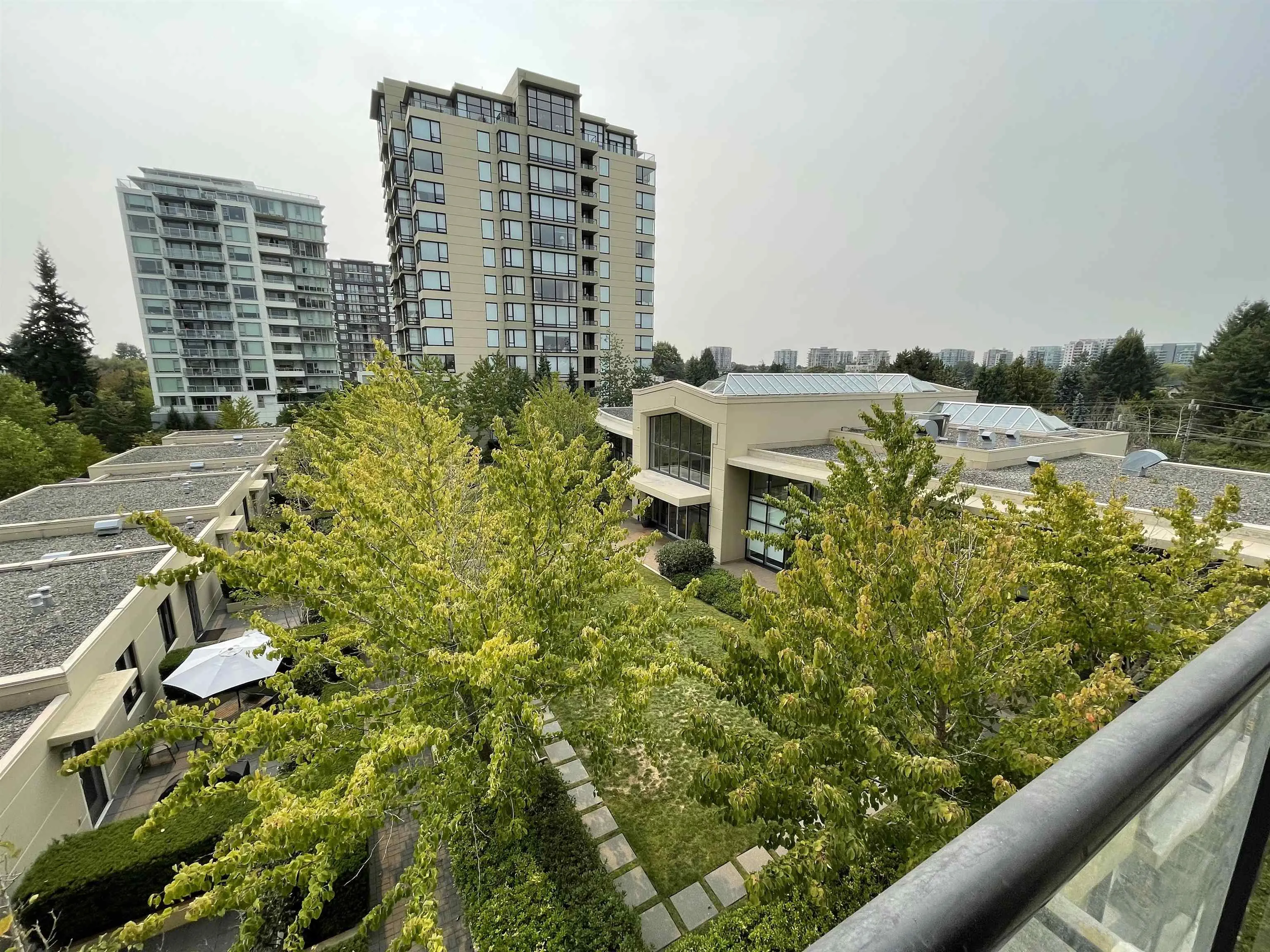 809 9180 Hemlock Drive