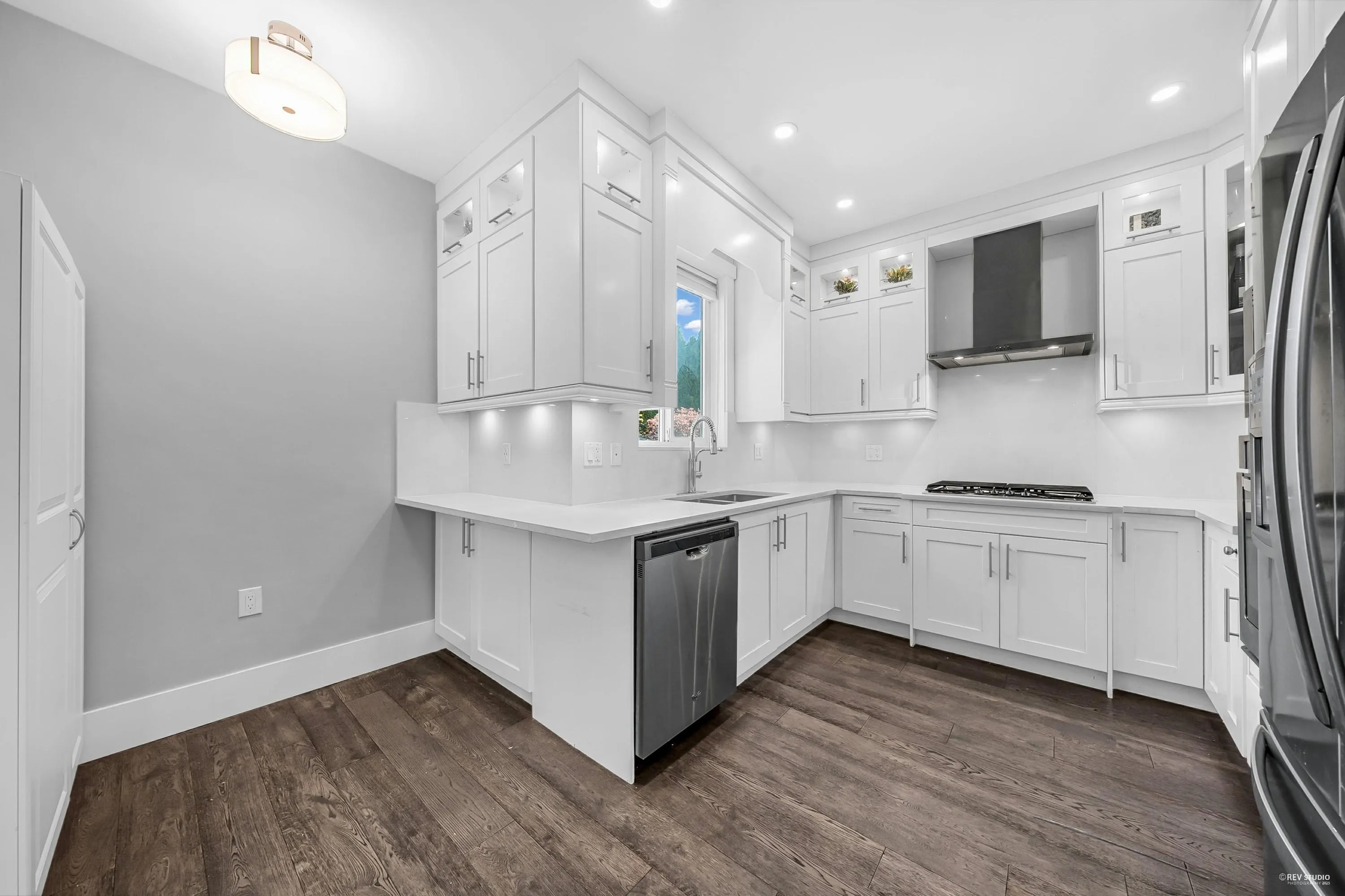 5488 Canada Way