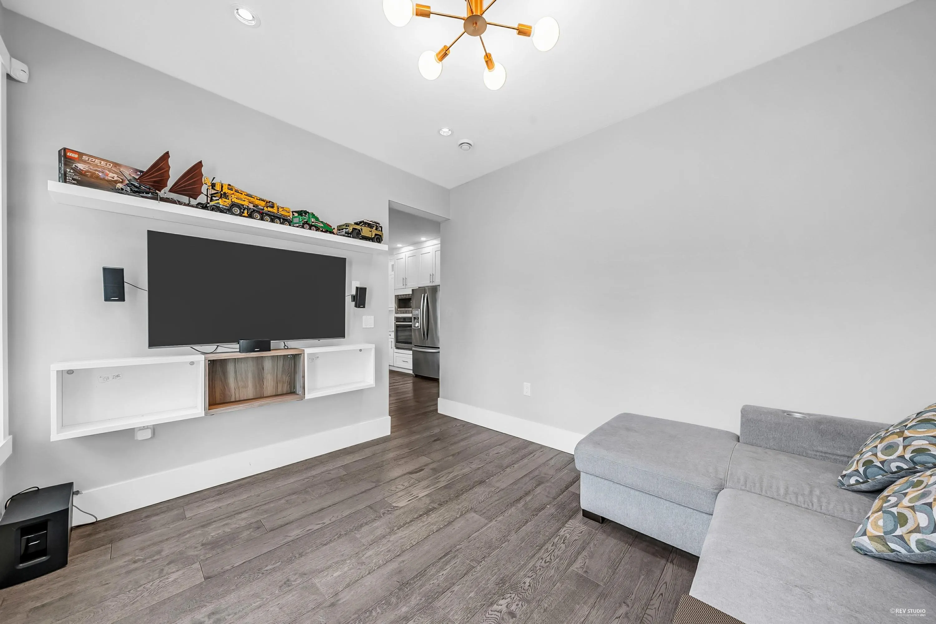 5488 Canada Way