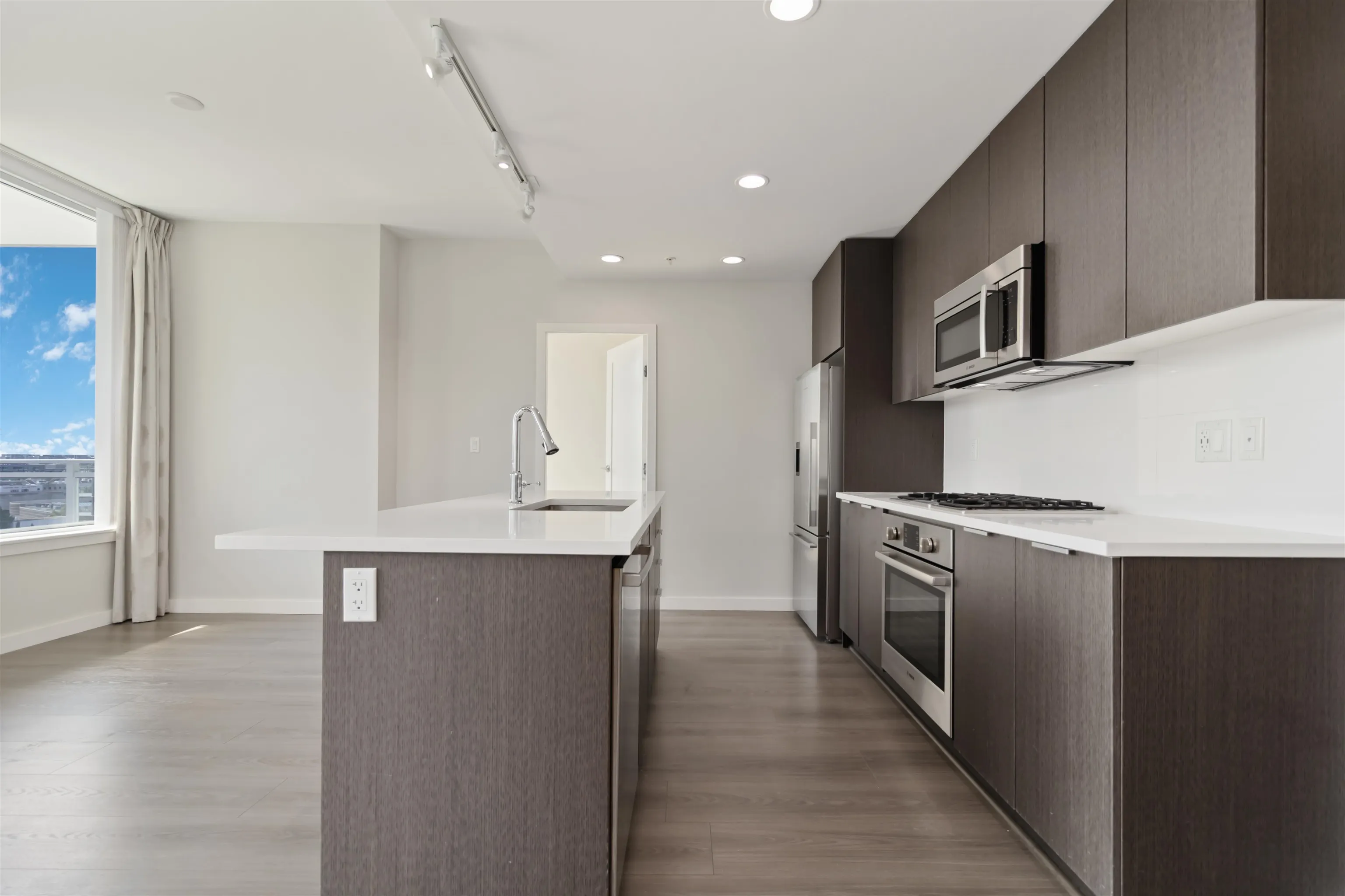 1507 8688 Hazelbridge Way