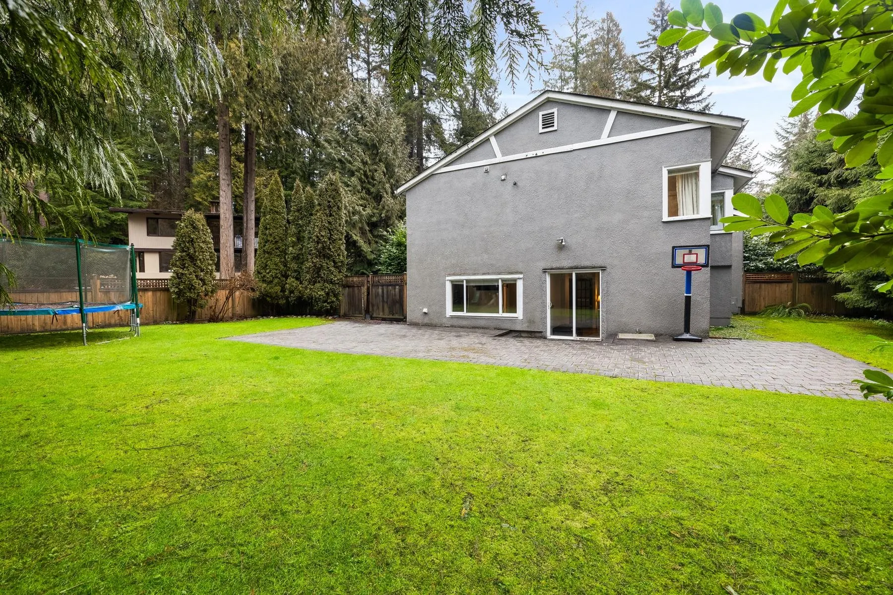 4233 Capilano Road
