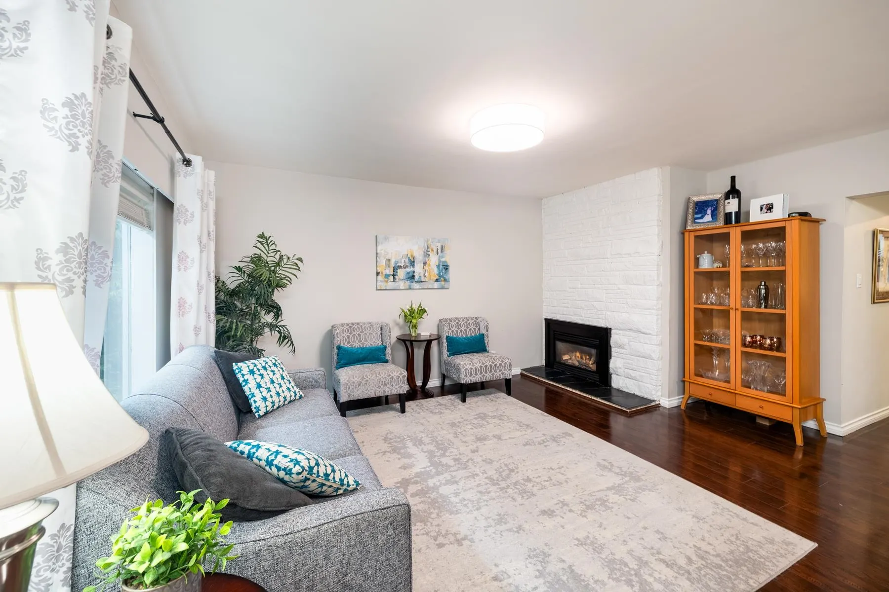 4233 Capilano Road