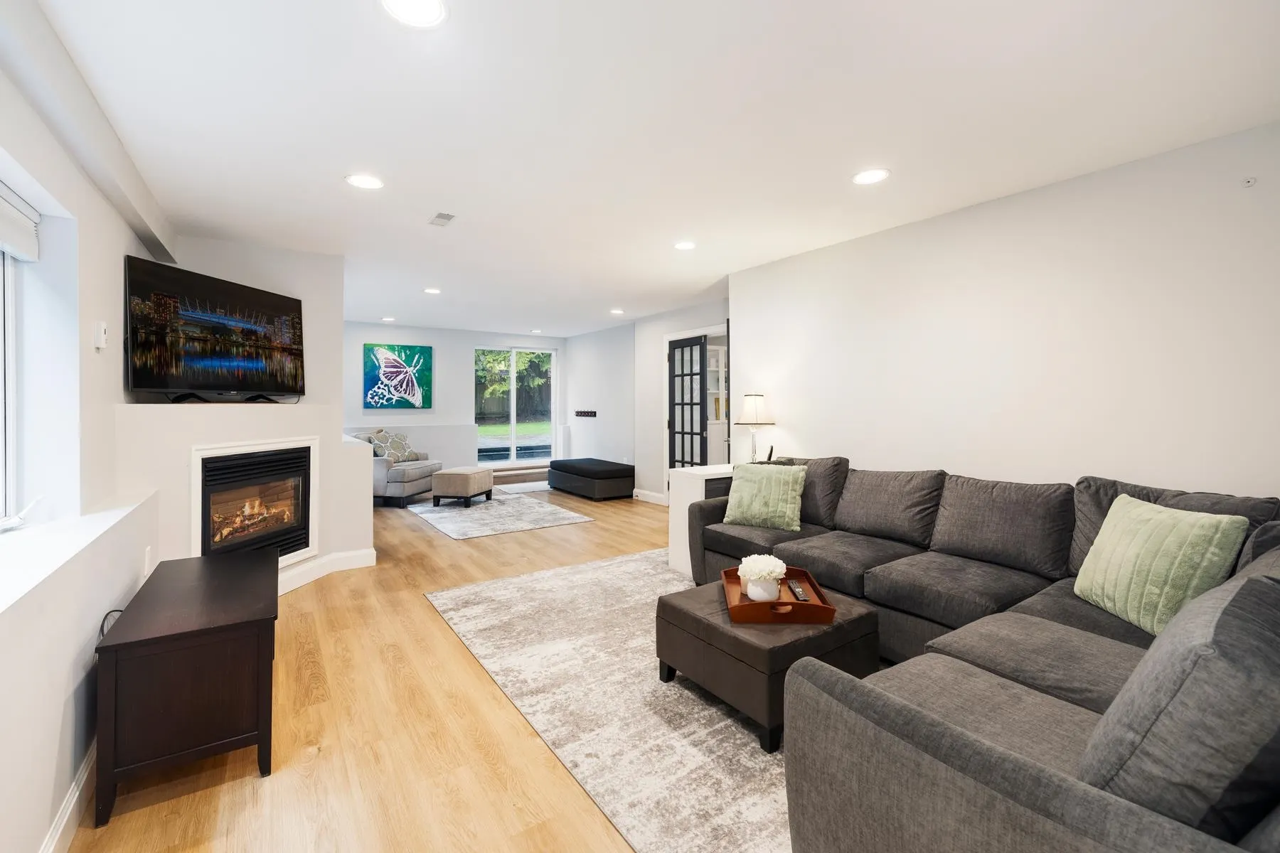 4233 Capilano Road