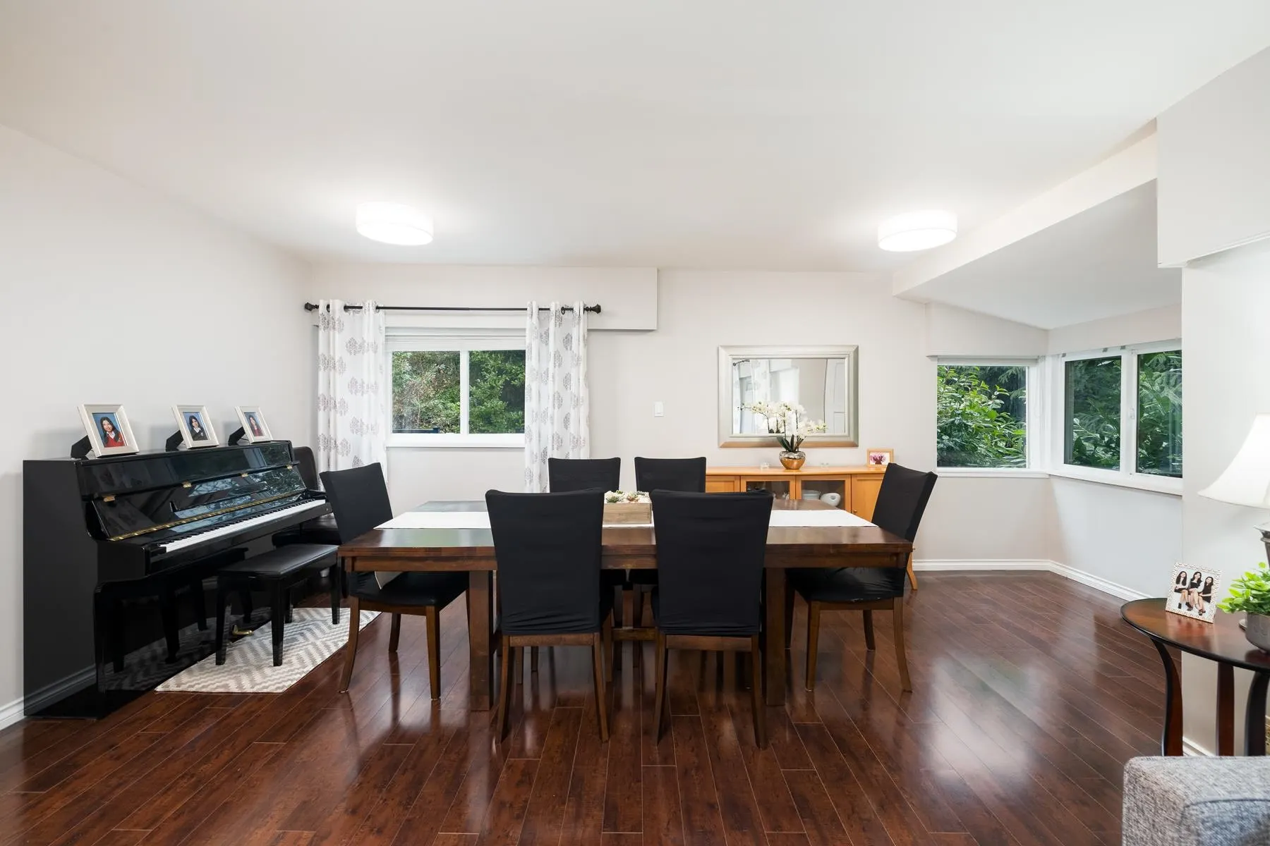 4233 Capilano Road